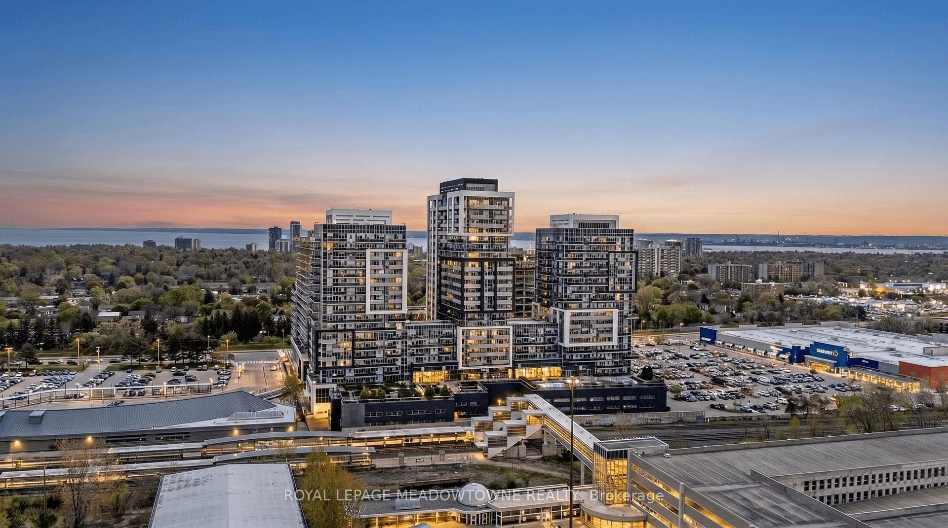 2093 Fairview Street Unit 1902 - Condo photo 1 of 30 in Burlington, Ontario