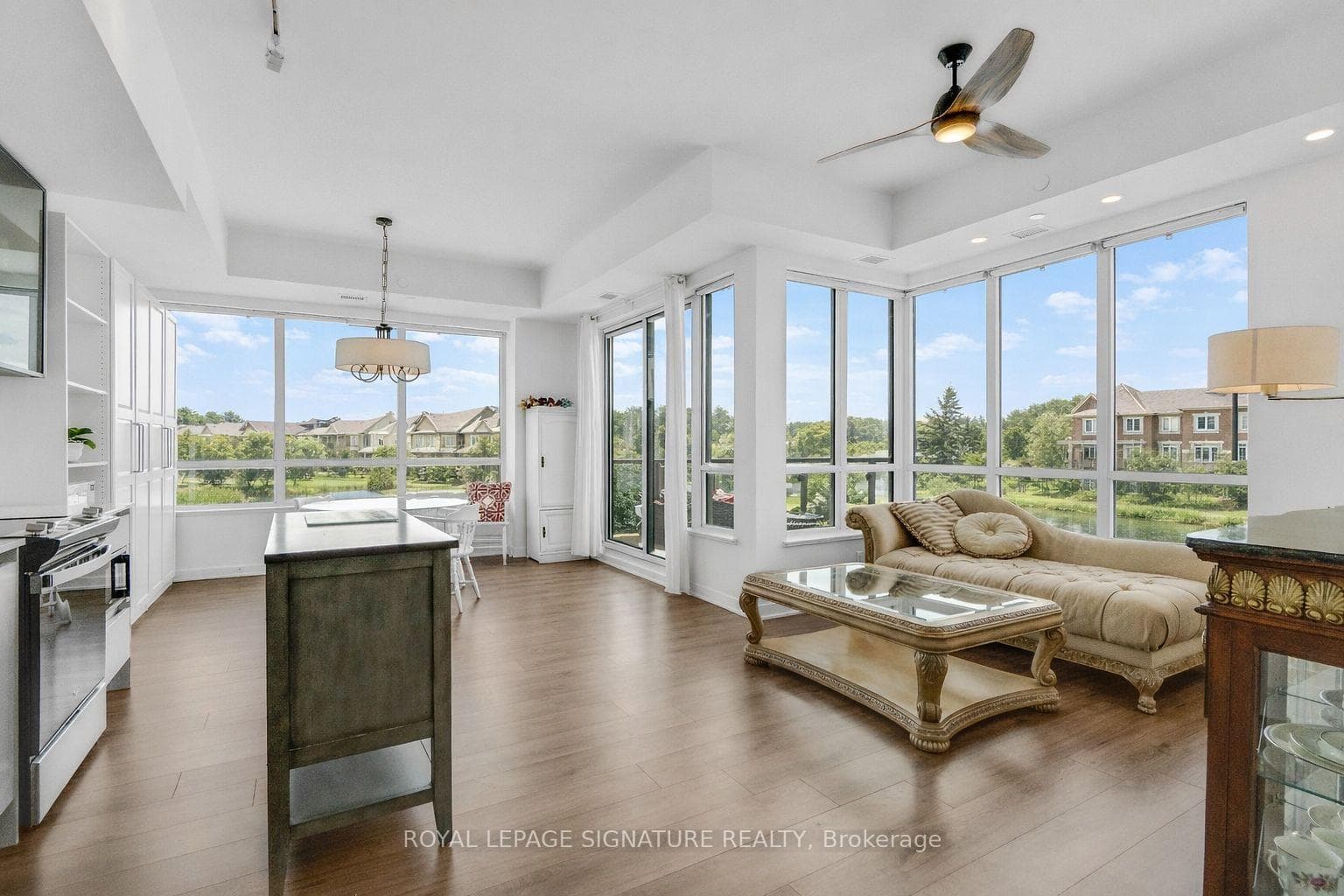 395 Dundas Street Unit 234 - Condo photo 13 of 35 in Oakville, Ontario