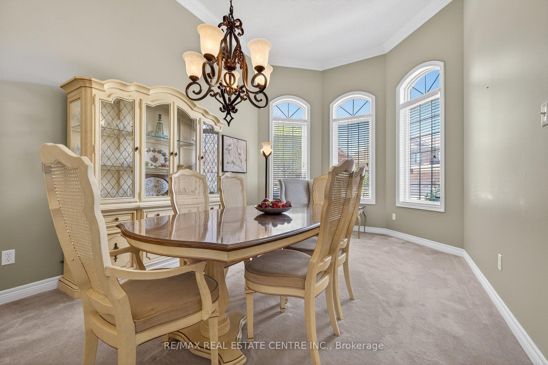 1022 Laidlaw Drive - Detached photo 9 of 50 in Milton, Ontario