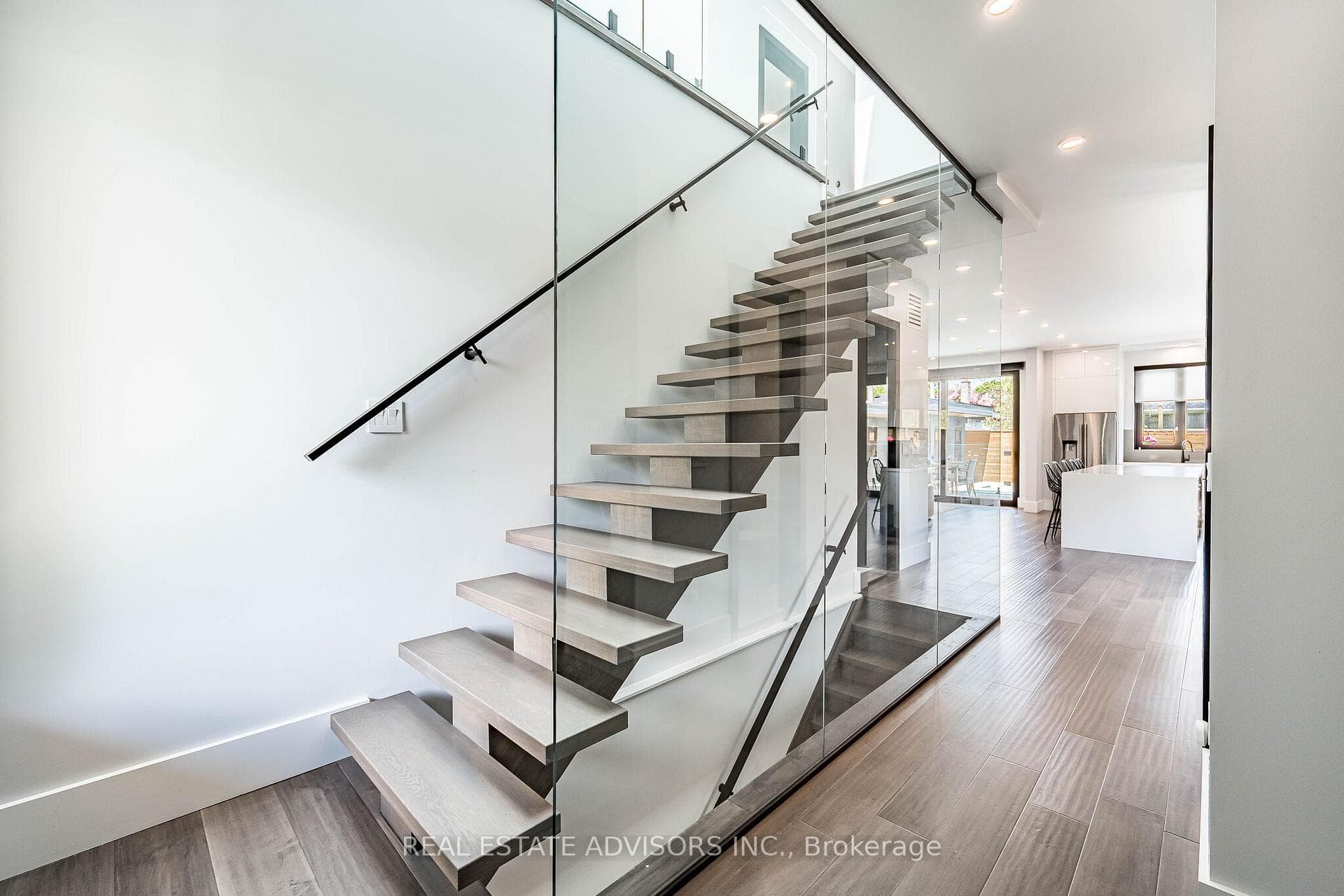 50 Beckwith Road - Detached photo 4 of 34 in Etobicoke (Islington / Rexdale), Ontario