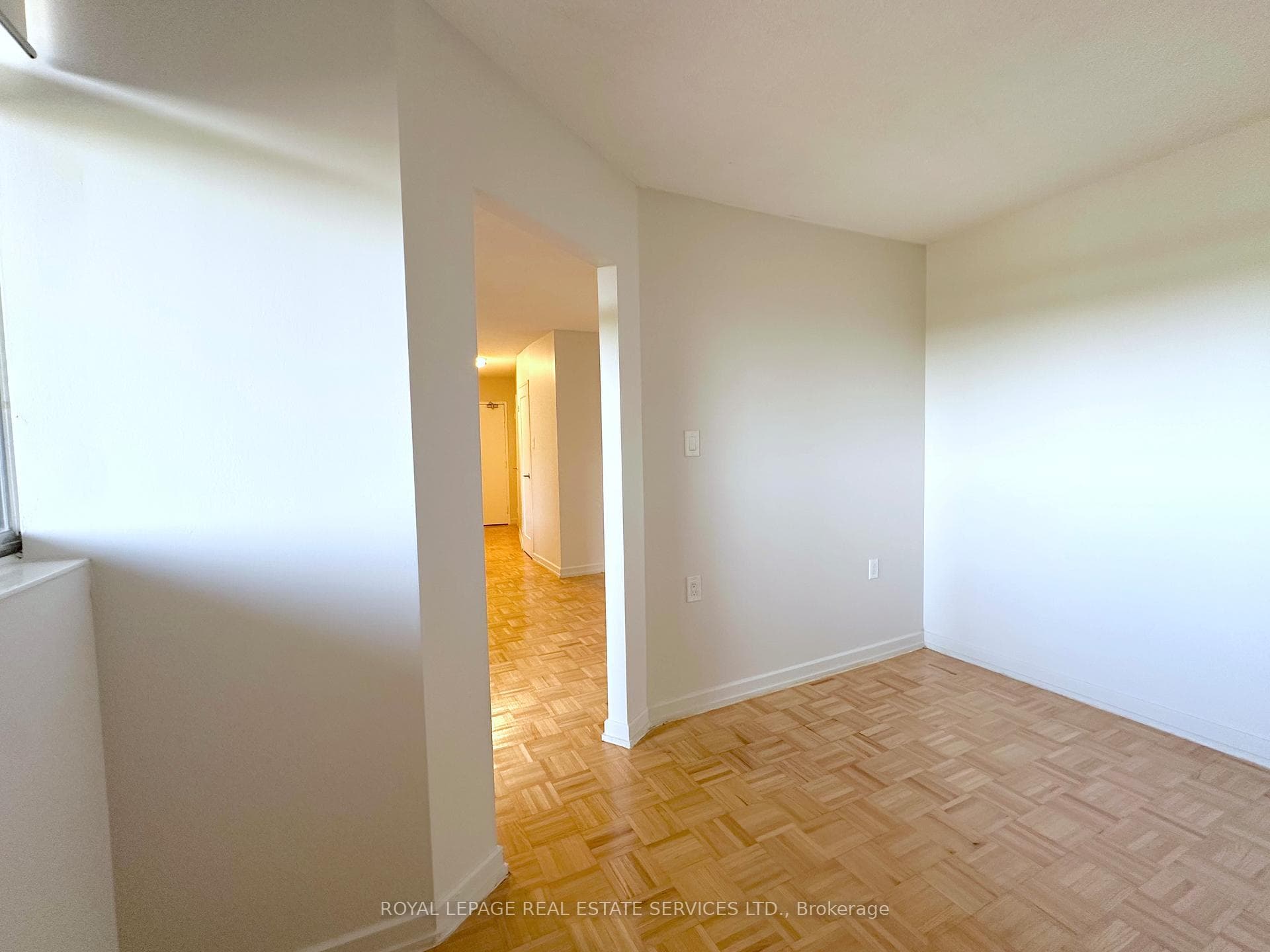 30 Denton Avenue Unit 1001 - Condo photo 7 of 14 in Birch Cliff / Cliffside, Ontario