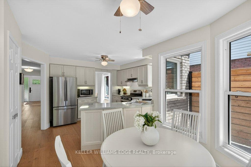 2084 William O'Connell Boulevard - Detached photo 12 of 45 in Burlington, Ontario