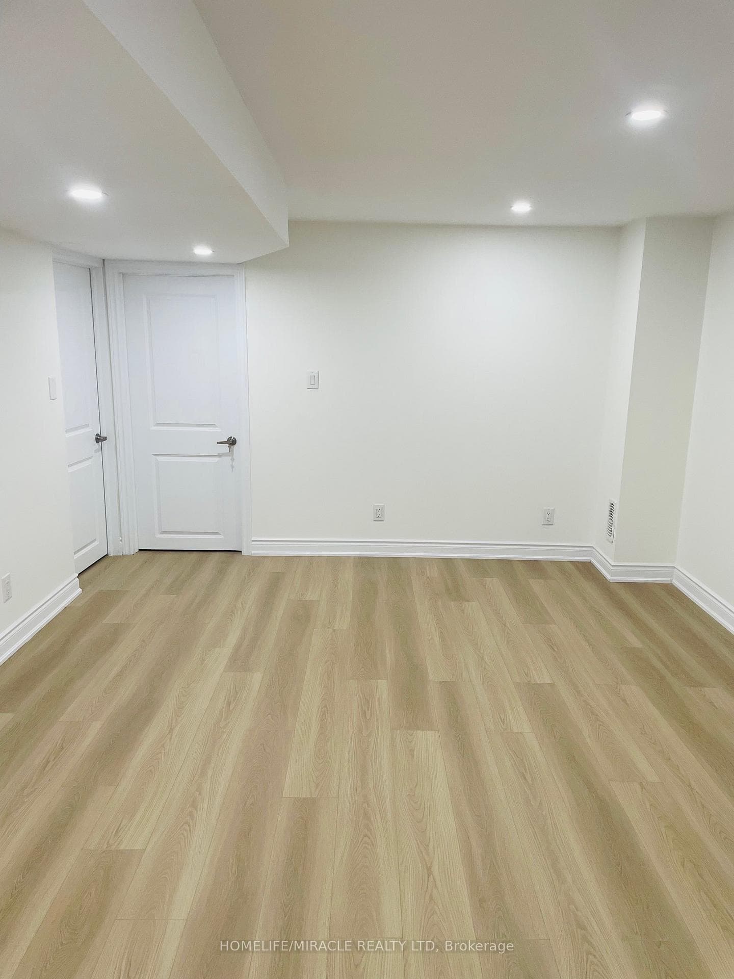 1-2341 Canonridge Circle Unit Bsmt - Detached photo 12 of 17 in Oakville, Ontario