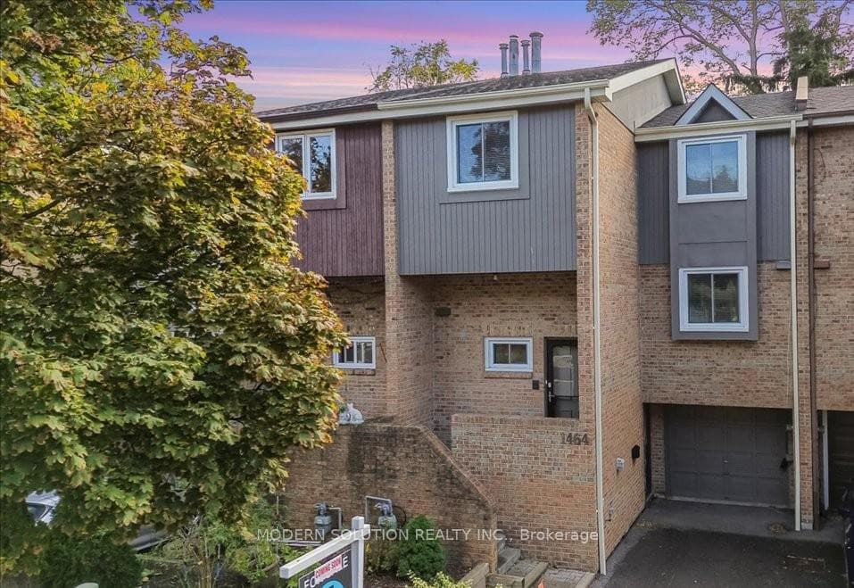 1464 Credit Woodlands Court - home for sale in Mississauga, Ontario