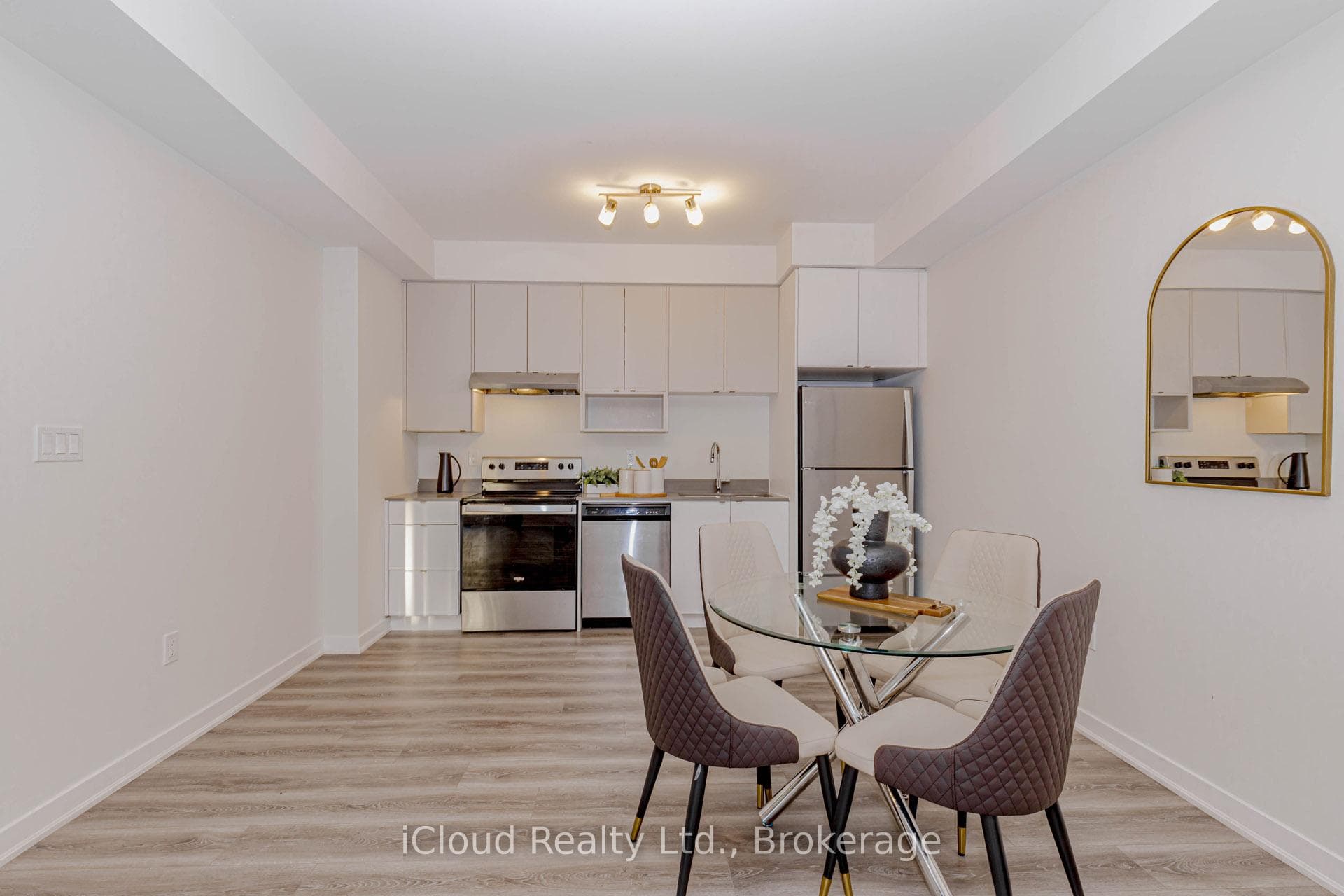 3189 BASTEDO Common Unit 69 - Townhouse photo 17 of 50 in Burlington, Ontario