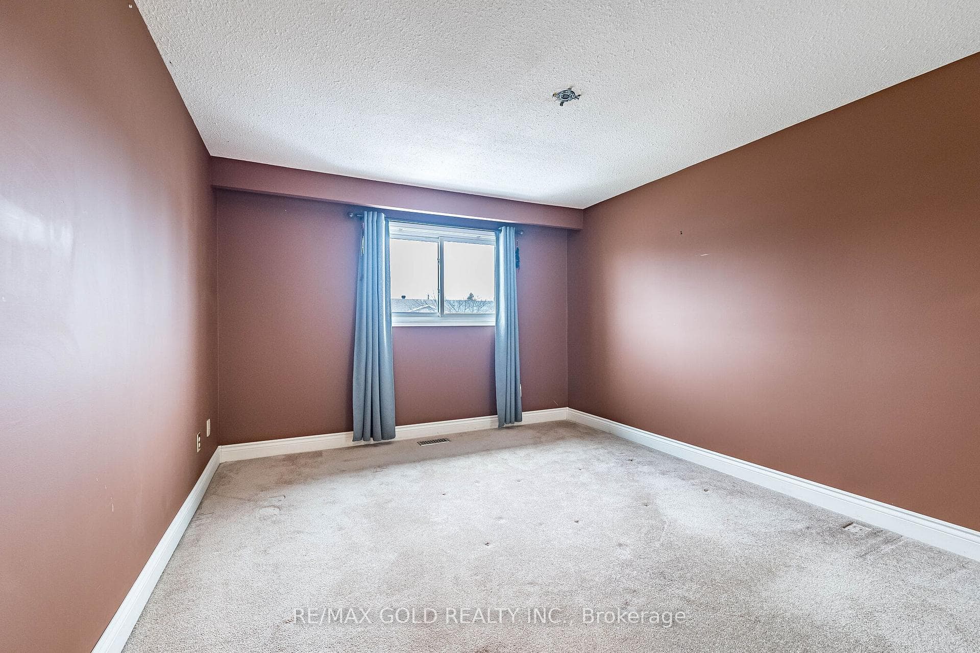 41 Simmons Boulevard - Detached photo 28 of 37 in Brampton, Ontario