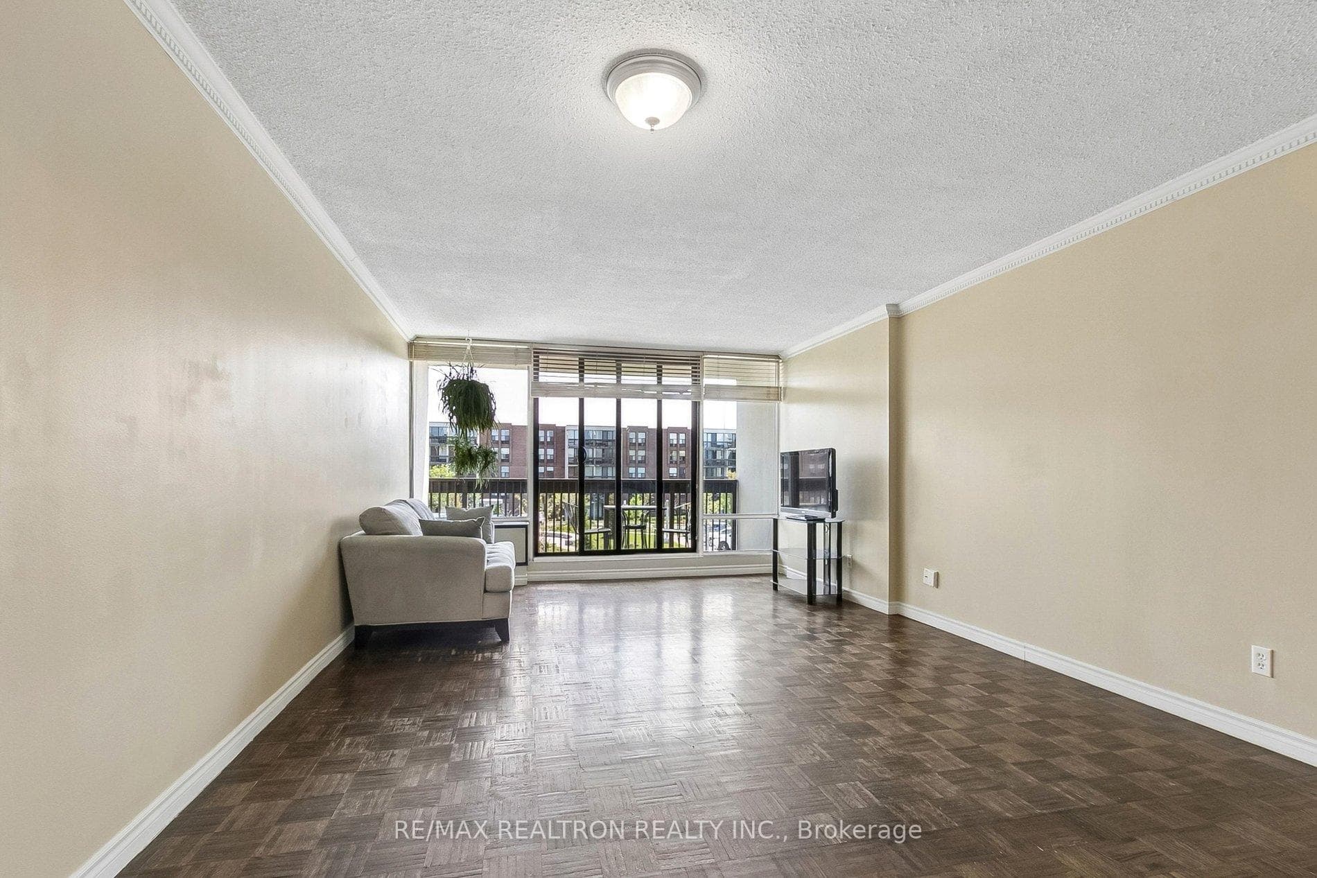 10 Fashion Roseway N/A Unit 306 - Condo photo 9 of 32 in Willowdale / Newtonbrook, Ontario