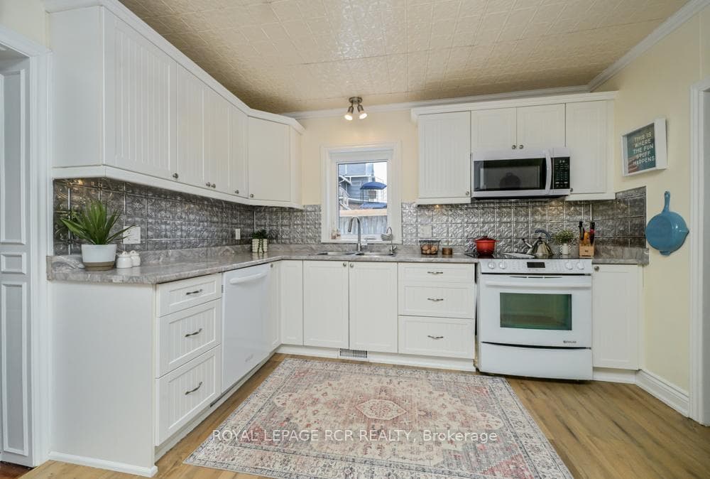 1429 Queen Street - Detached photo 7 of 28 in Caledon, Ontario