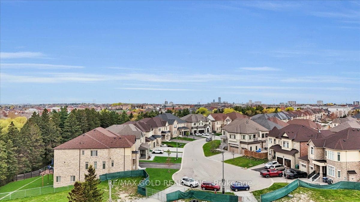 6628 Rothschild Trail - Detached photo 5 of 50 in Mississauga, Ontario