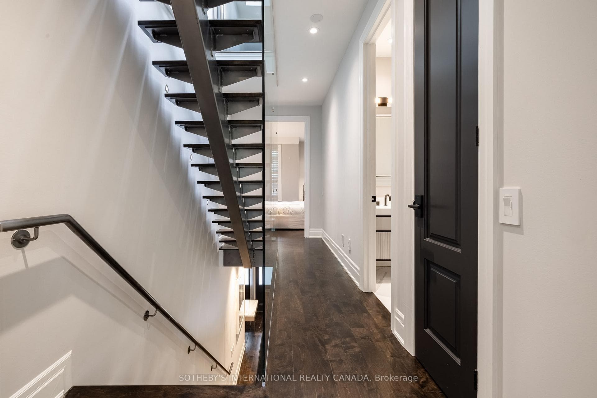 33 Tranby Avenue - Semi-Detached photo 18 of 37 in Annex / Yorkville / Summerhill, Ontario