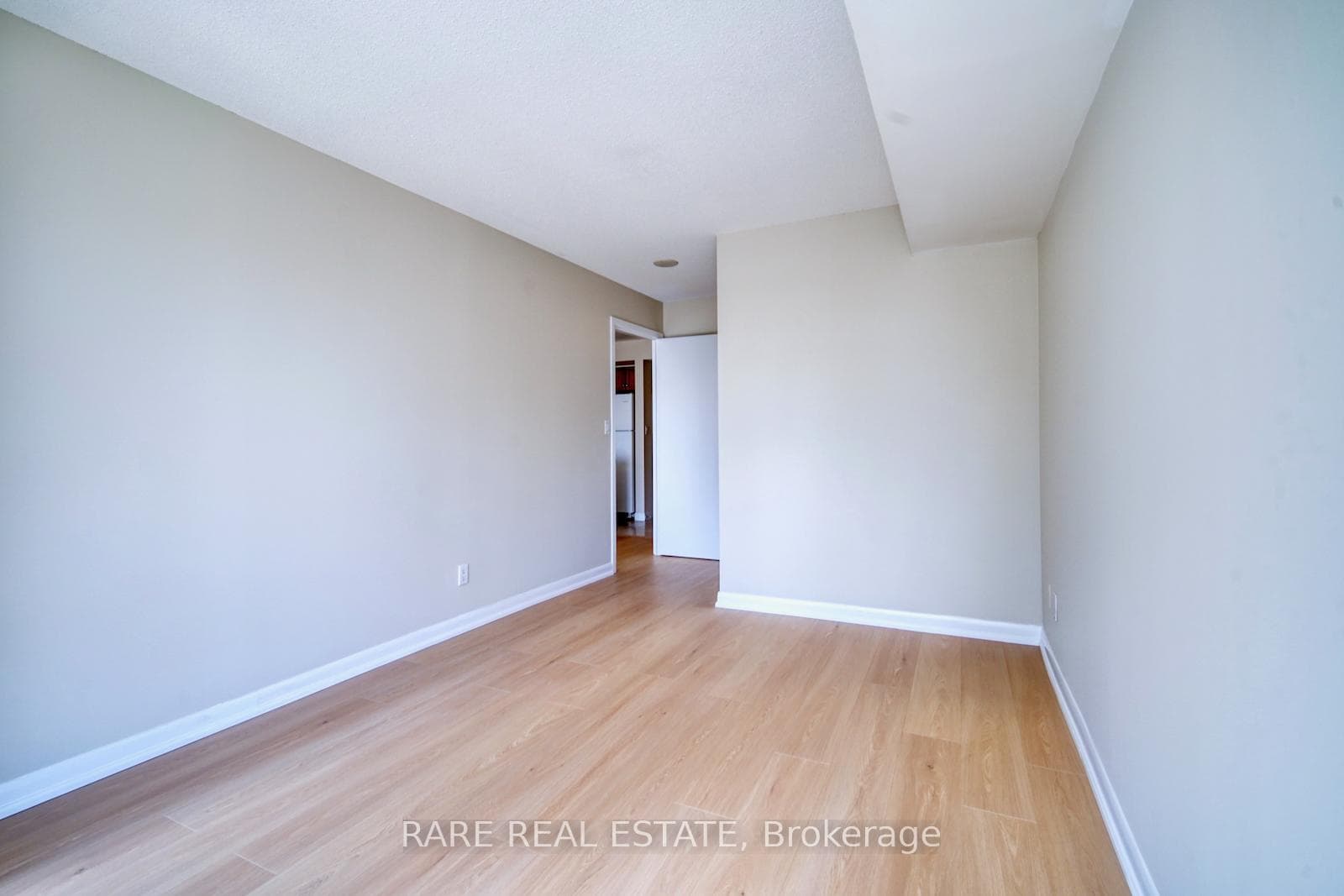 210 Victoria Street Unit 3007 - Condo photo 9 of 14 in Regent Park / Cabbagetown / St. James Town, Ontario