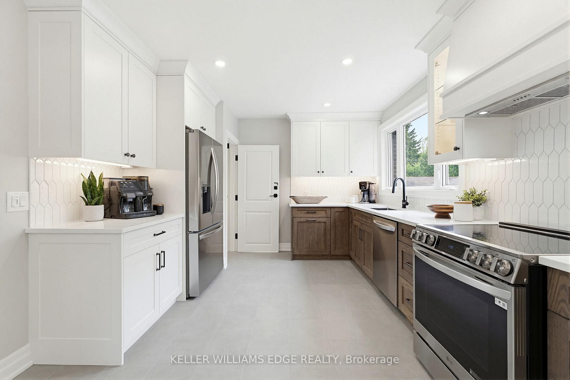 586 Woodland Avenue - Detached photo 8 of 45 in Burlington, Ontario