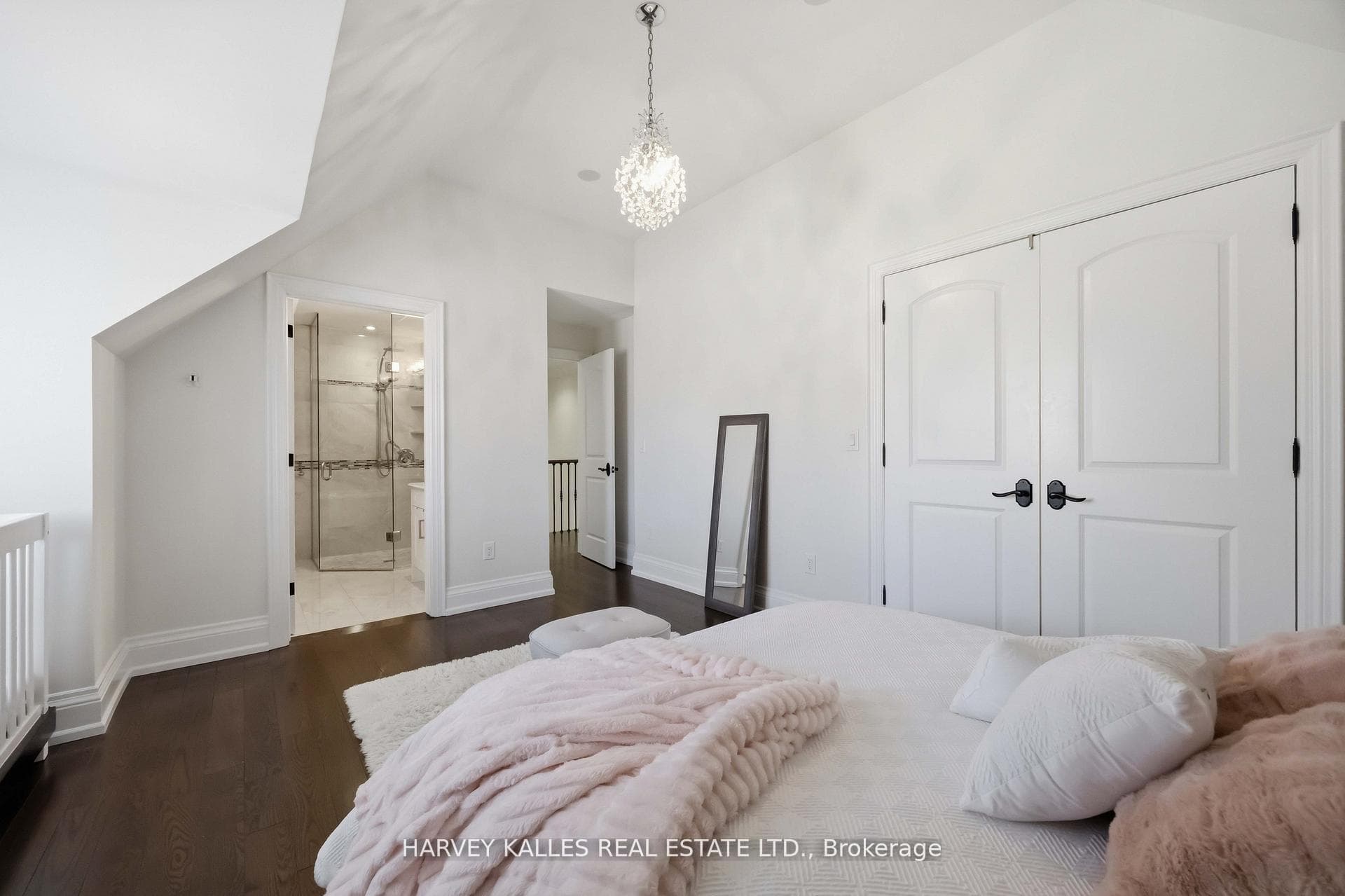 27 Ashley Park Road - Detached photo 27 of 49 in Etobicoke (Islington / Rexdale), Ontario