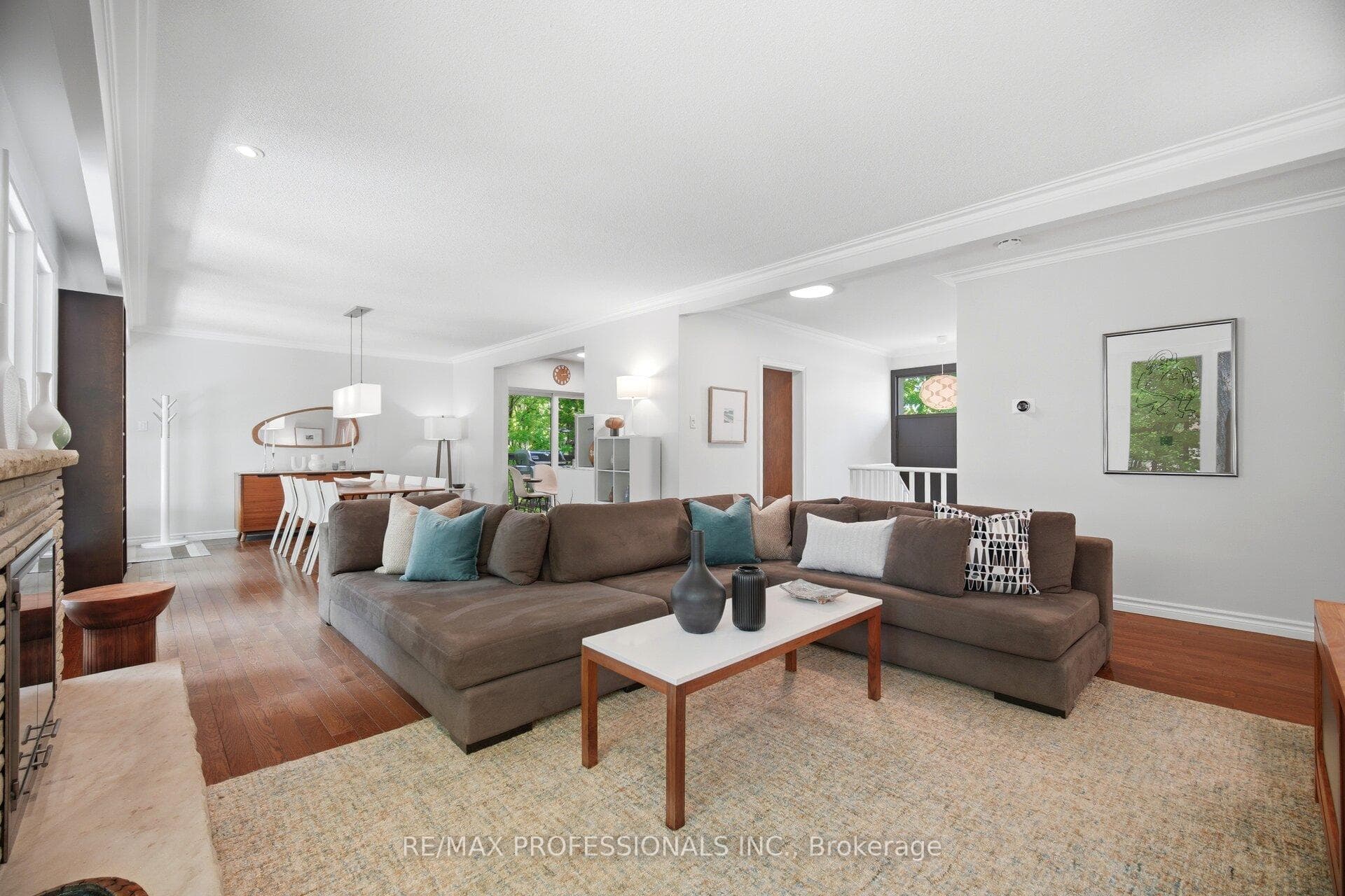 10 Cosway Court - Detached photo 7 of 46 in Etobicoke (Islington / Rexdale), Ontario