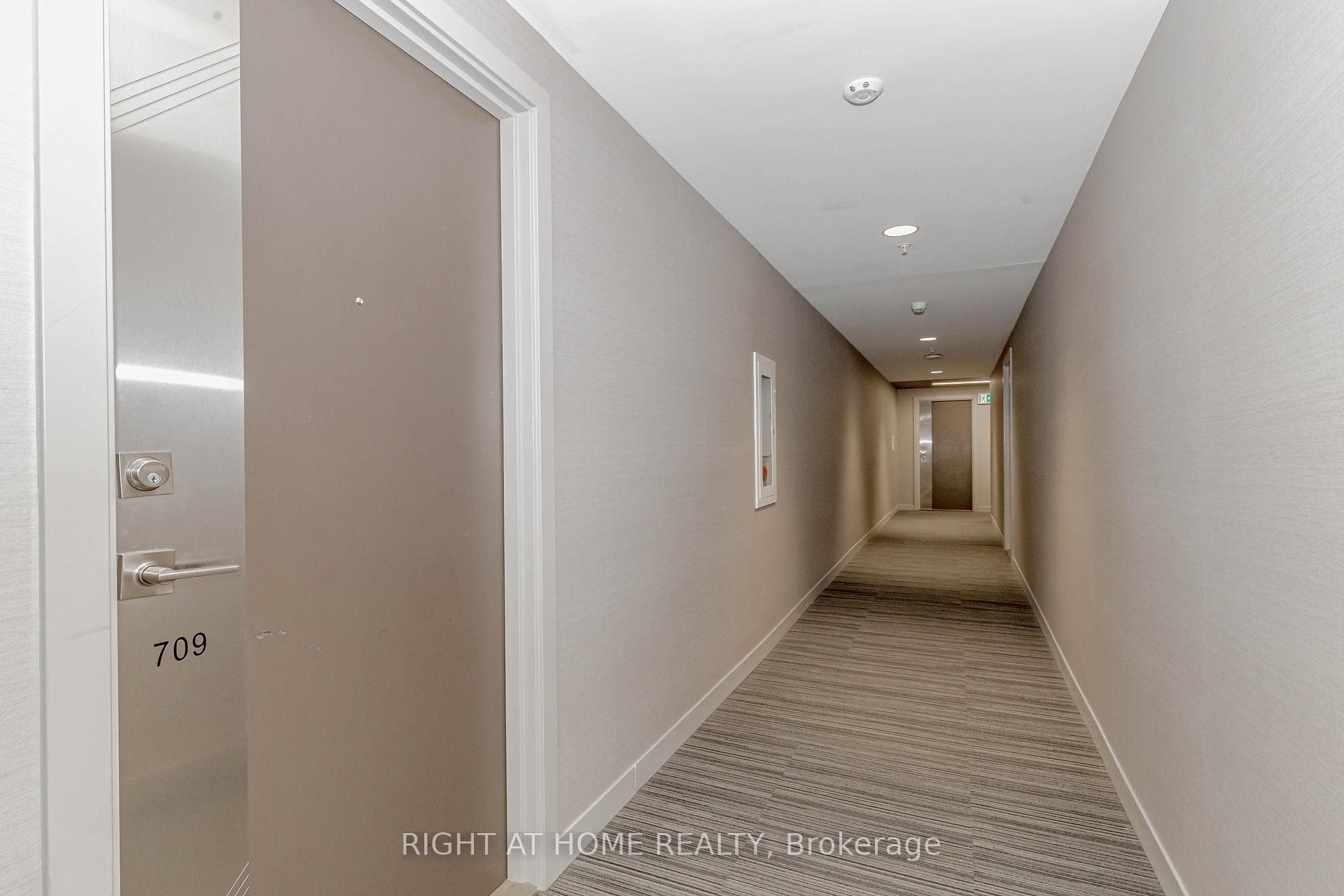 2093 Fairview Street Unit 709 - Condo photo 6 of 45 in Burlington, Ontario