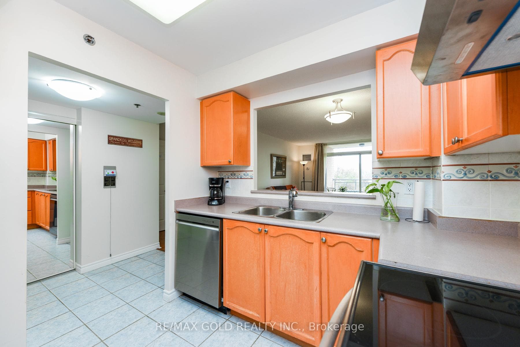 100 Burloak Drive Unit 2411 - Condo photo 9 of 48 in Burlington, Ontario