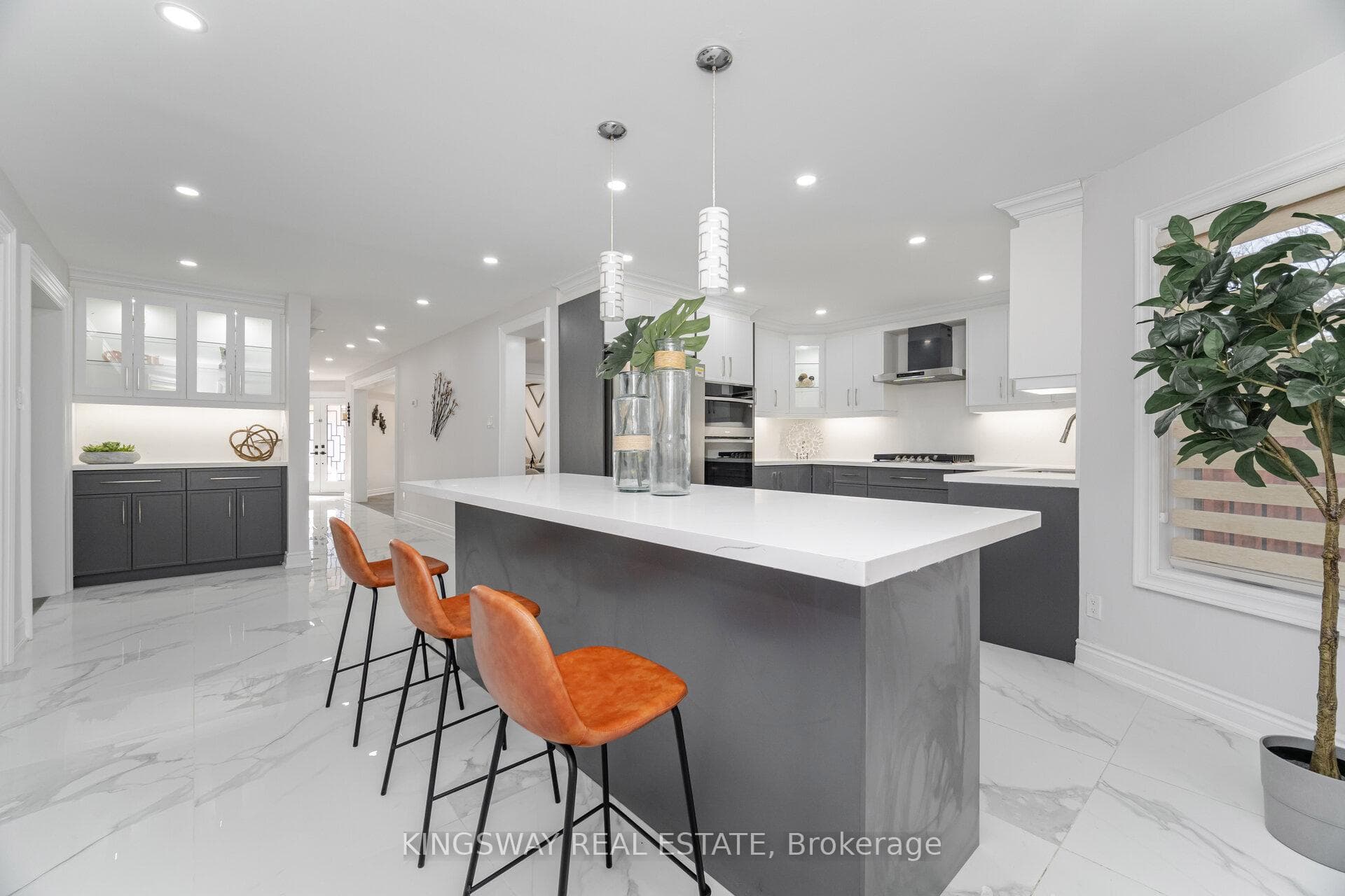 1008 Ceremonial Drive - Detached photo 16 of 48 in Mississauga, Ontario
