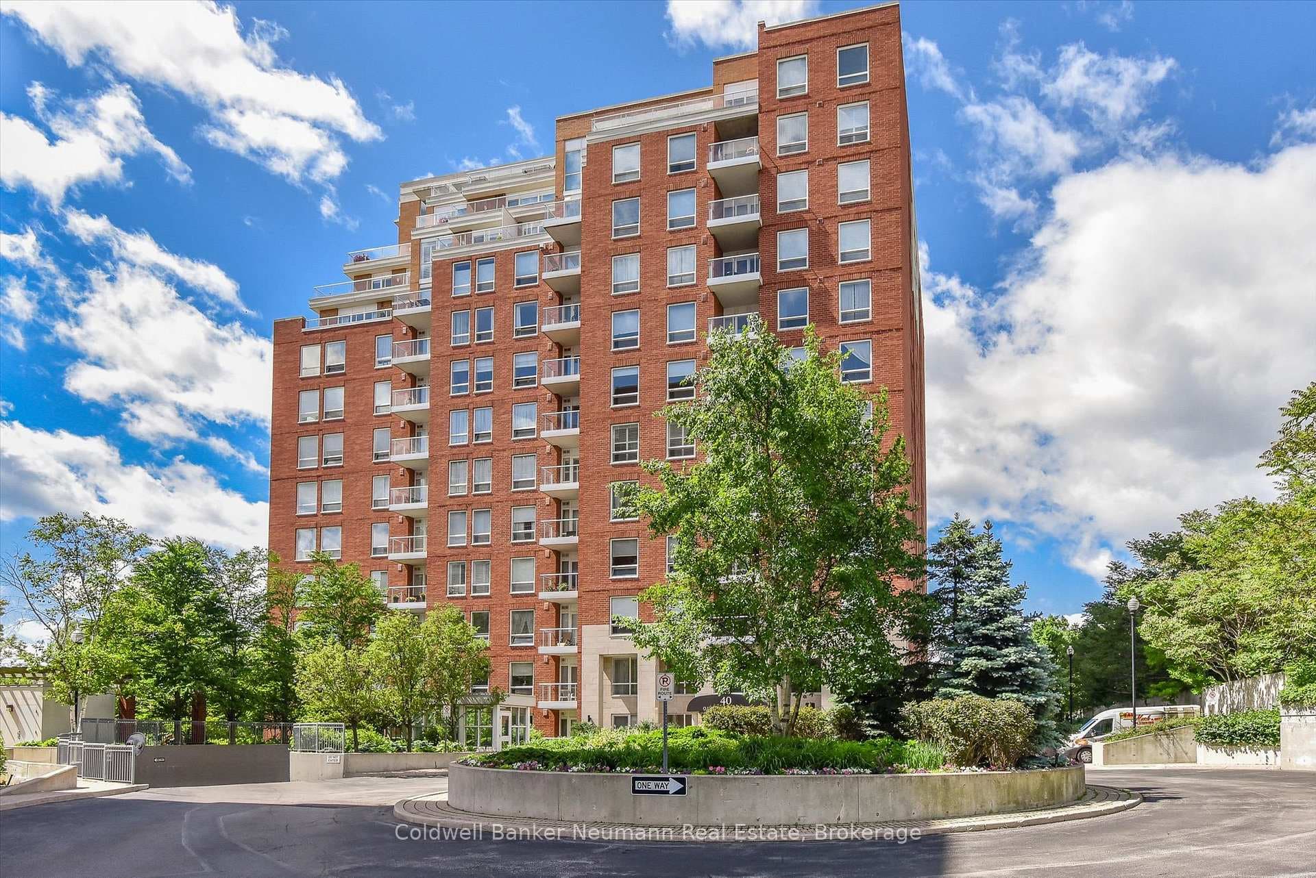40 Old Mill Road Unit 804 - Condo for sale in Glen Abbey, Ontario