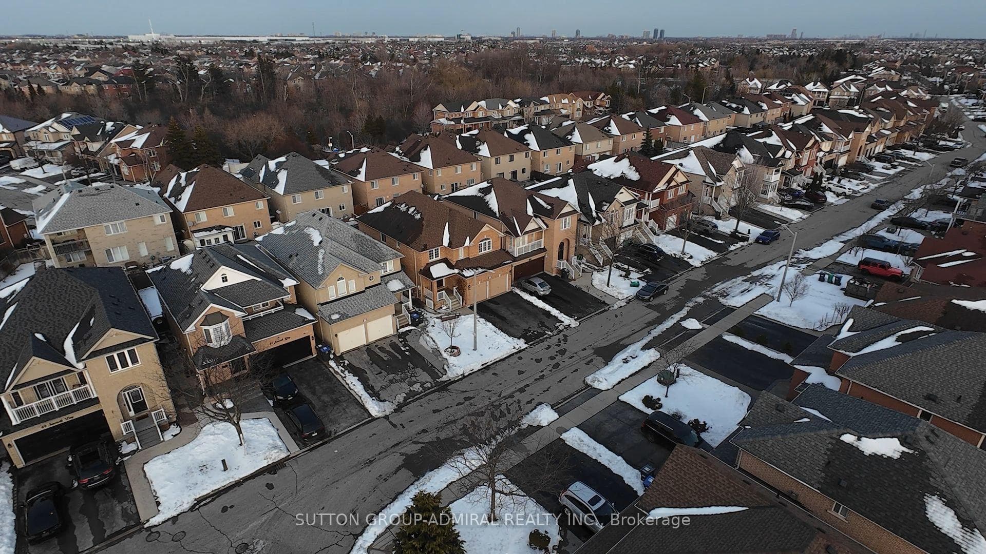 43 Newark Way - Detached photo 4 of 36 in Brampton, Ontario
