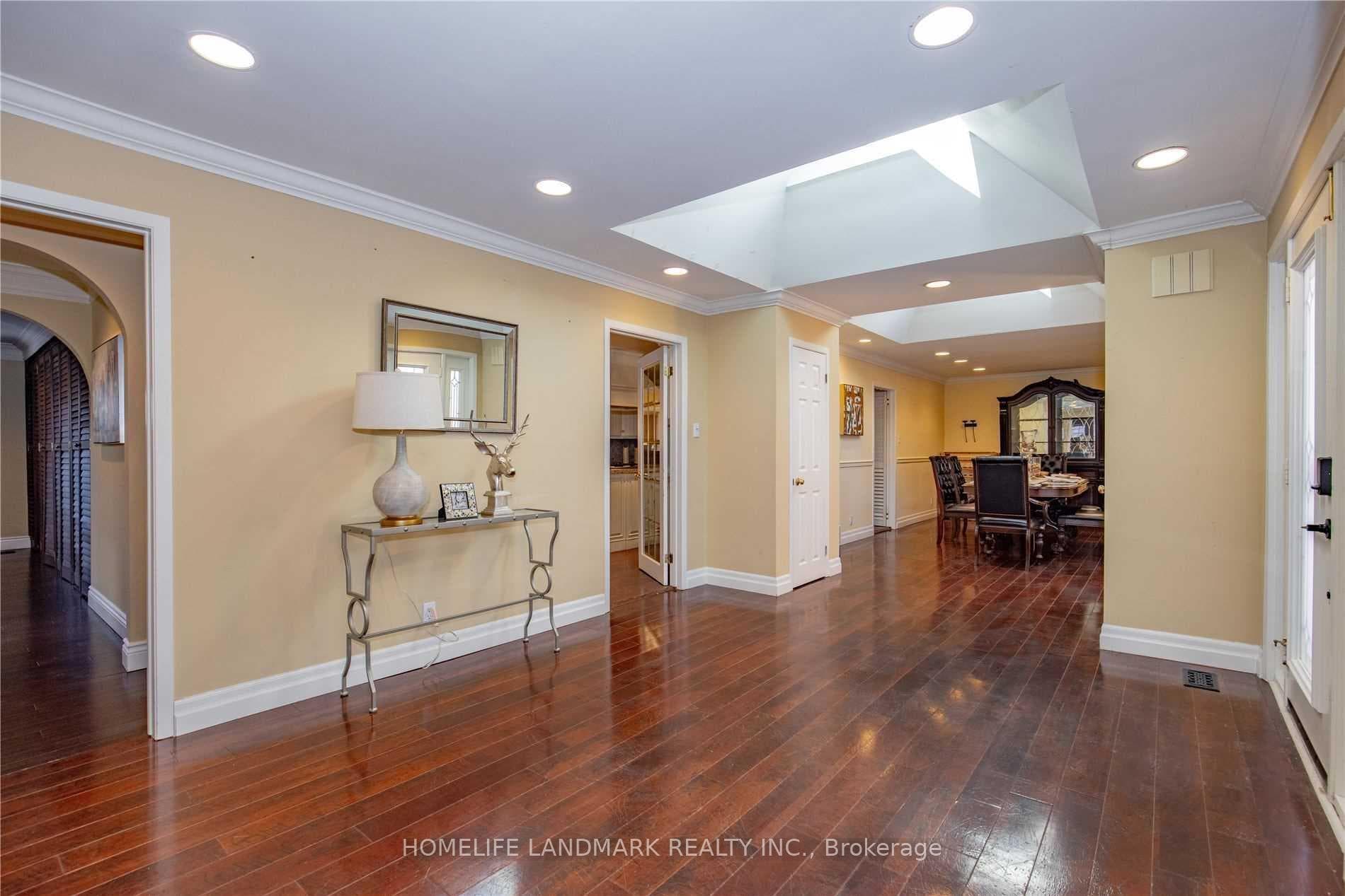 2301 Bennington Gate - home for sale in Oakville, Ontario