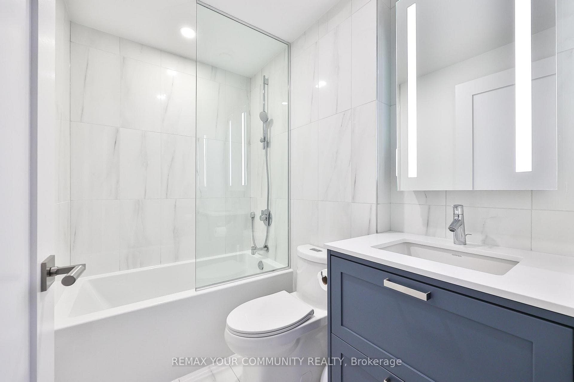 10 Inn On The Park Drive Unit 110 - Condo photo 23 of 38 in Don Mills / Parkwoods / Victoria Village, Ontario