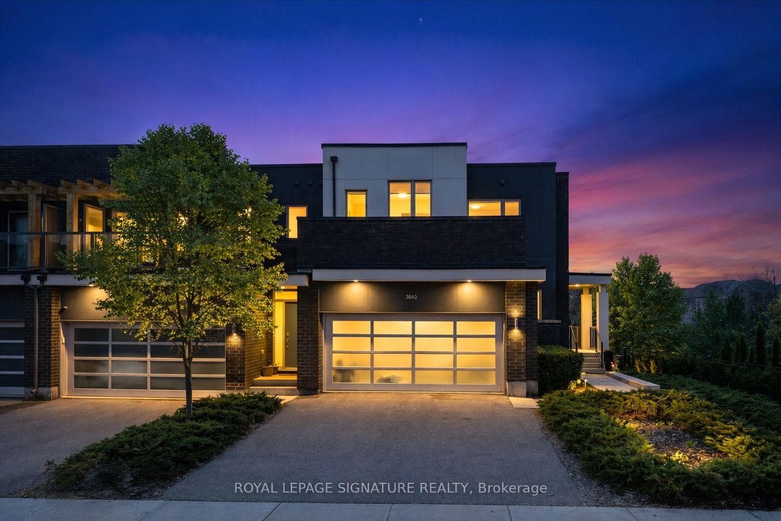 3042 Creekshore Common Unit 19 - home for sale in Oakville, Ontario