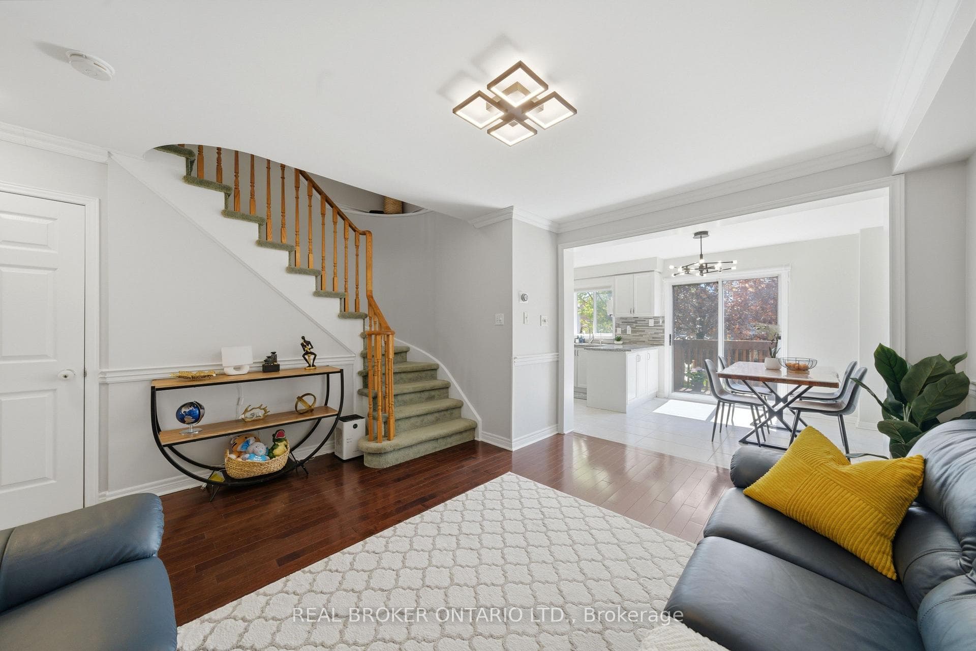 1860 Creek Way - Semi-Detached photo 8 of 44 in Burlington, Ontario
