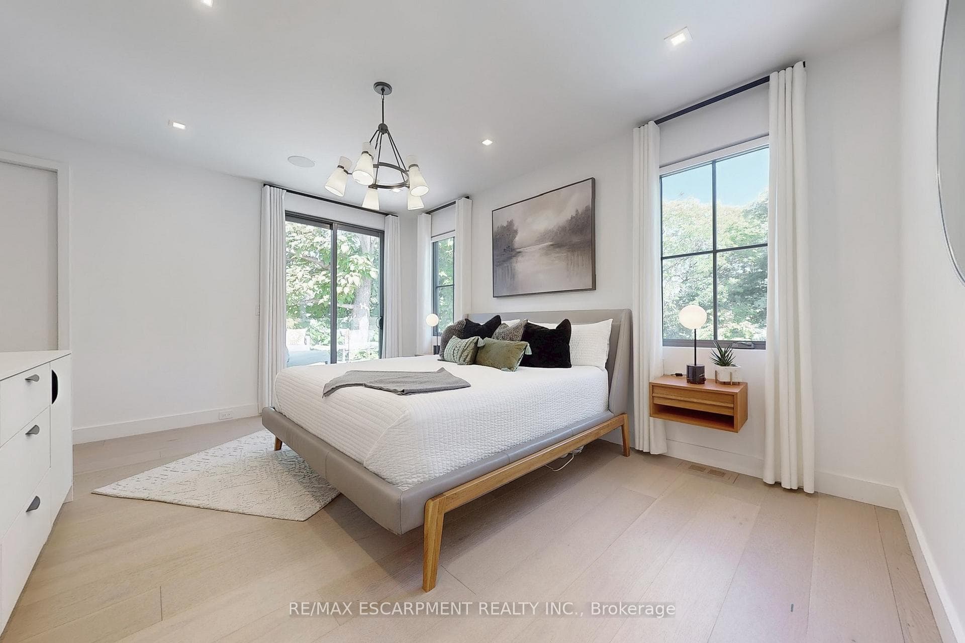 977 Gorton Avenue - Detached photo 17 of 50 in Burlington, Ontario