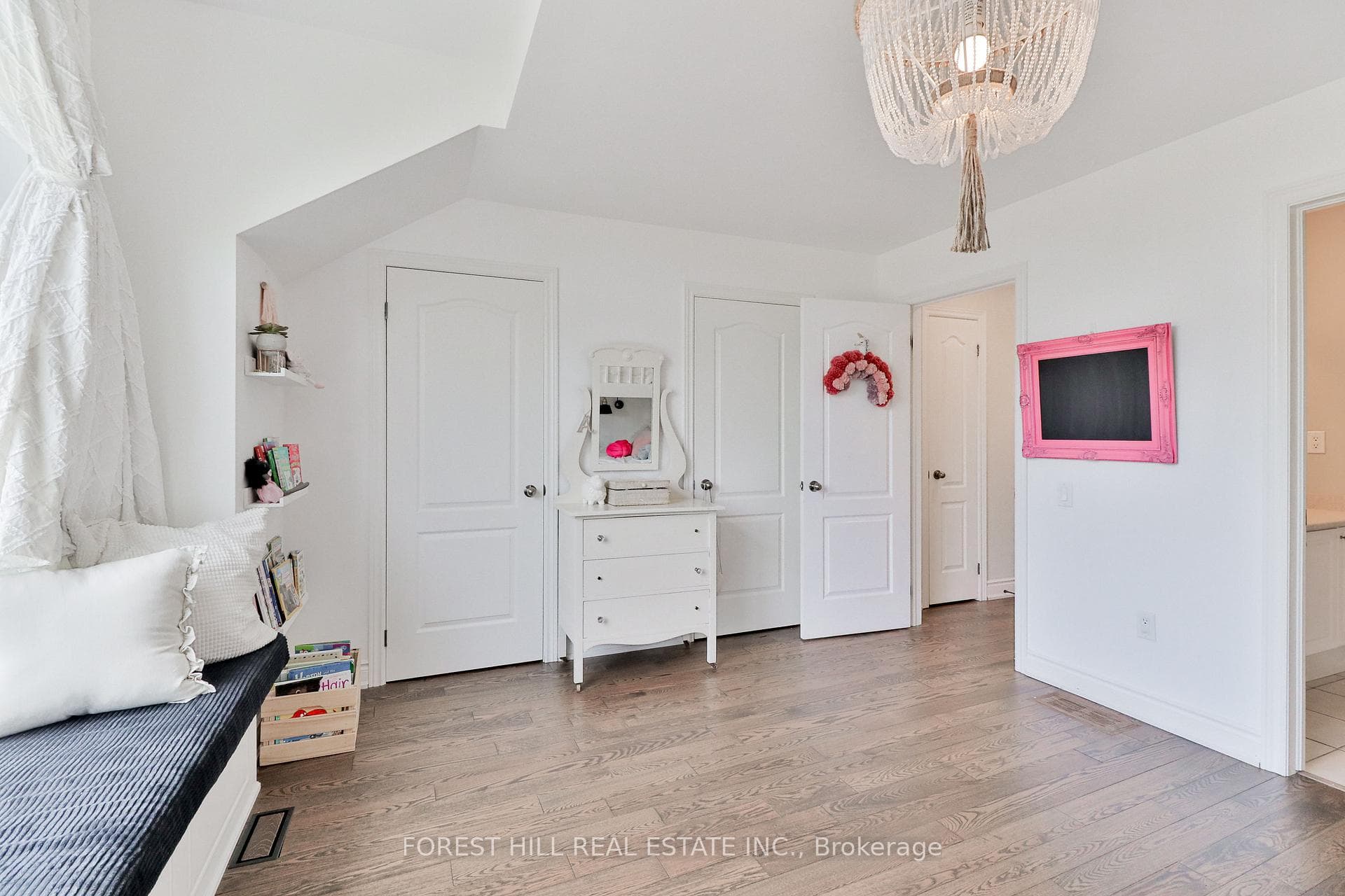 327 Turning Leaf Road - Detached photo 34 of 43 in Oakville, Ontario