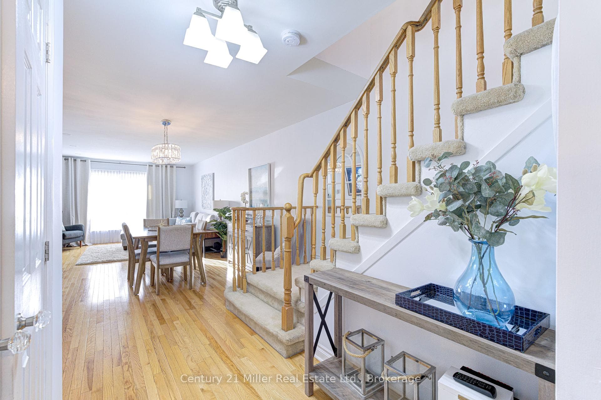 2256 MARGOT Street - Townhouse photo 5 of 46 in Oakville, Ontario