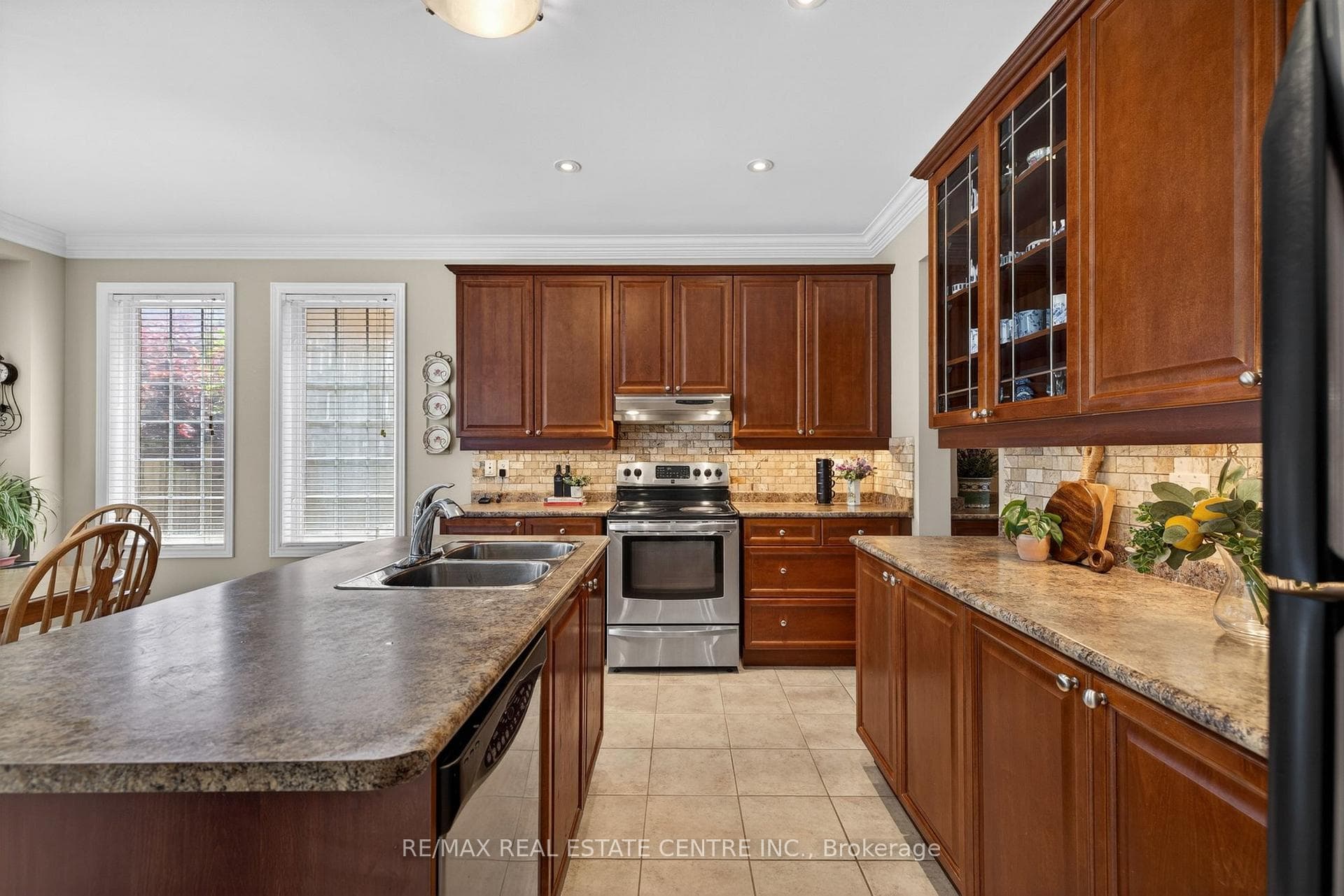 1022 Laidlaw Drive - Detached photo 20 of 50 in Milton, Ontario