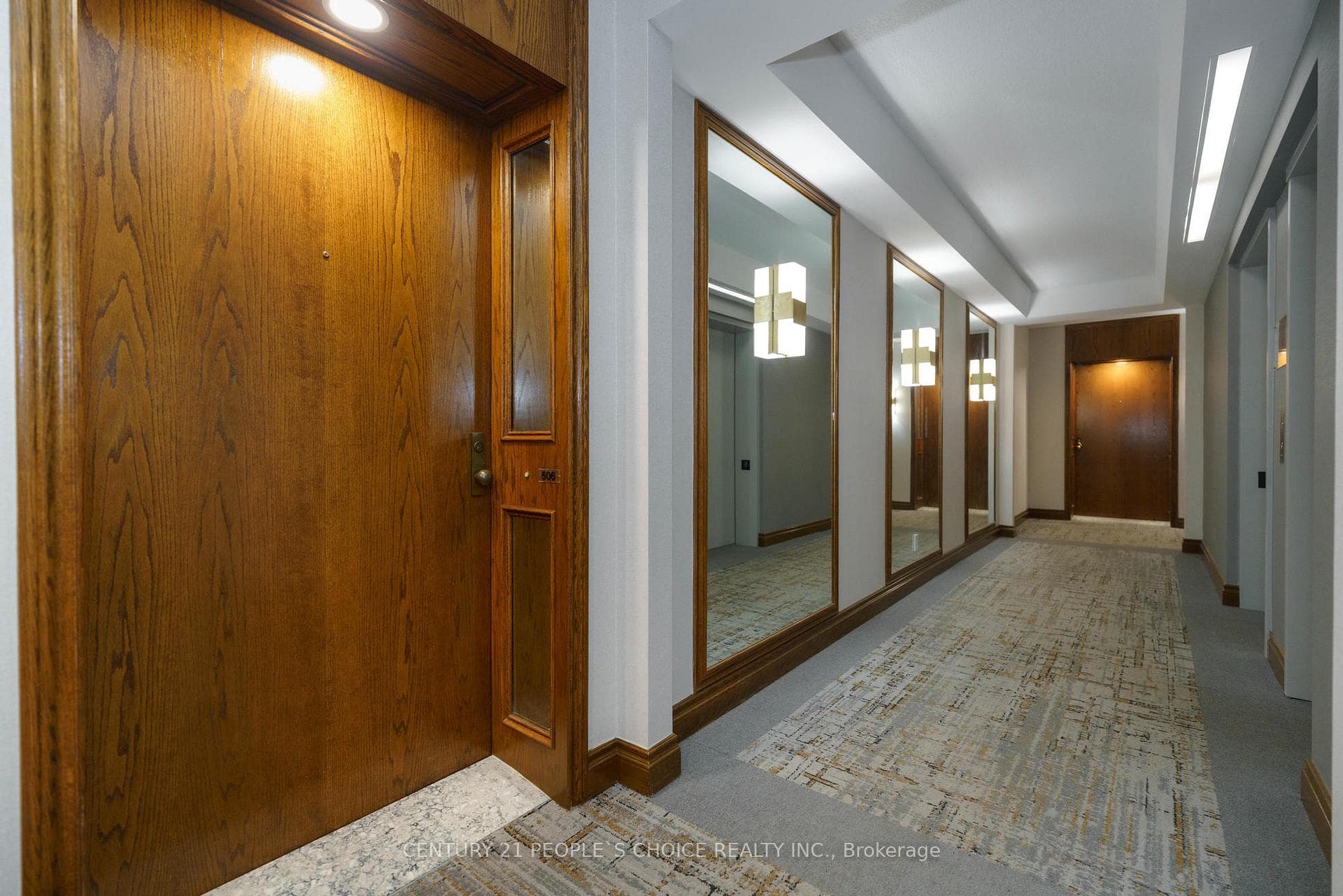 1905 Pilgrims Way Unit 506 - Condo photo 3 of 46 in Oakville, Ontario