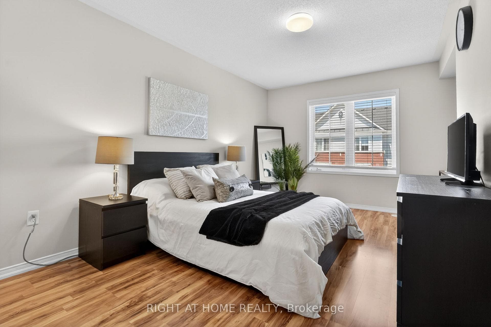 2480 Post Road Unit 26 - Condo photo 5 of 38 in Oakville, Ontario