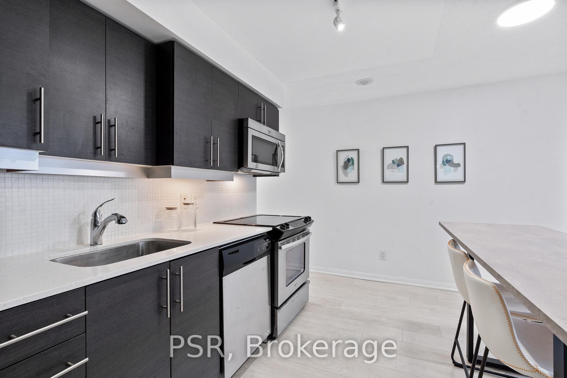 38 Grand Magazine Street Unit 1031 - Condo photo 10 of 25 in Downtown Toronto / Waterfront, Ontario