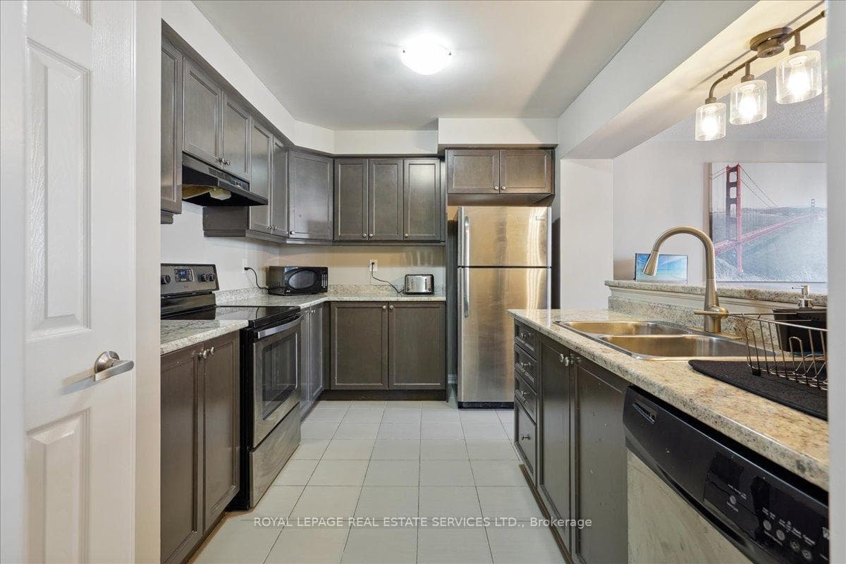 222 Septimus Heights - Townhouse photo 7 of 30 in Milton, Ontario