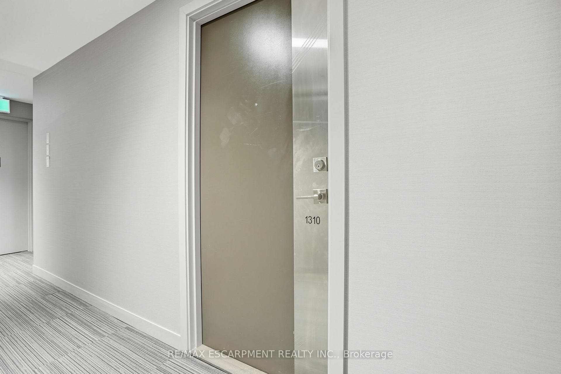 2087 Fairview Street Unit 1310 - Condo photo 4 of 27 in Burlington, Ontario