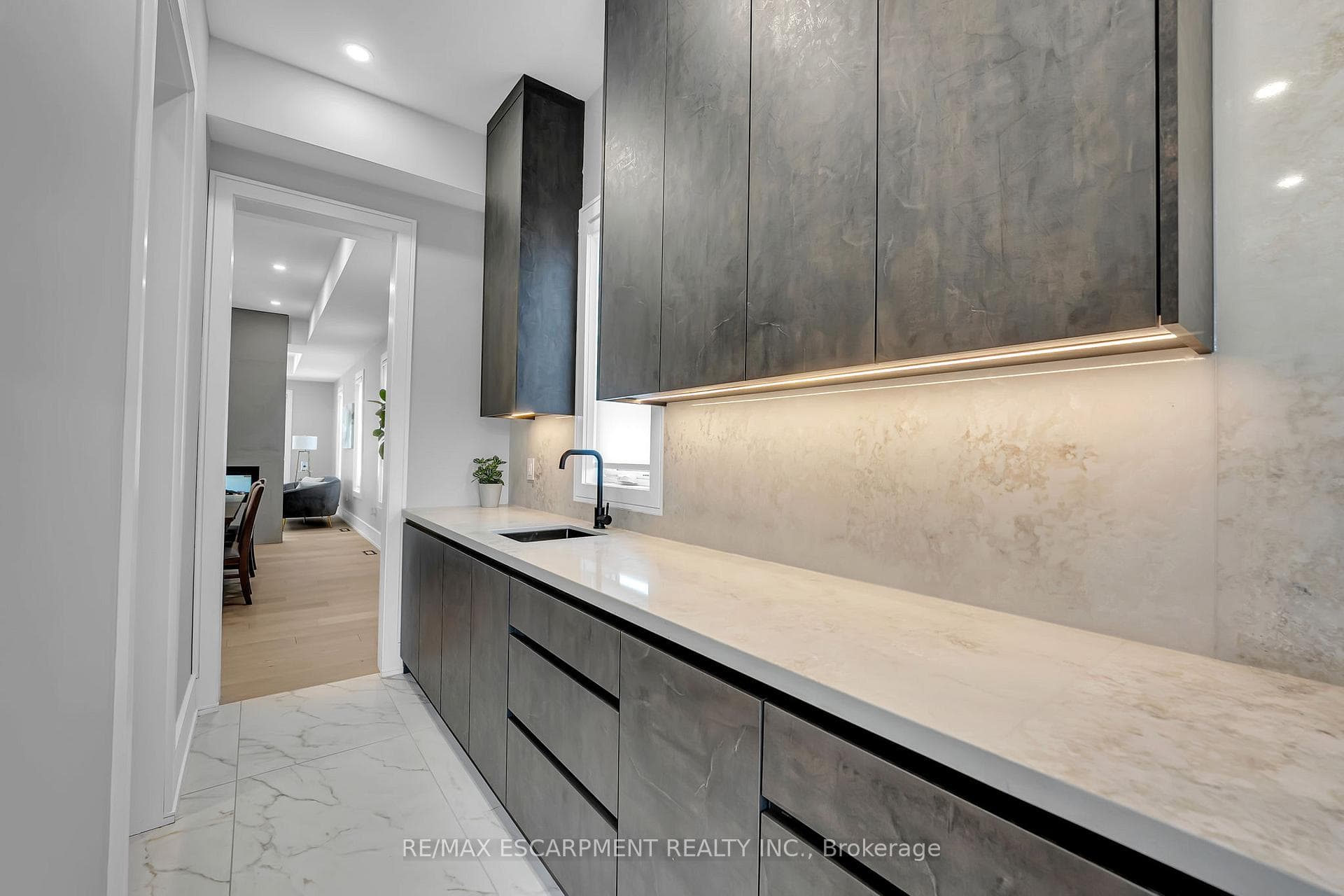 221 Morden Road - Detached photo 15 of 49 in Oakville, Ontario