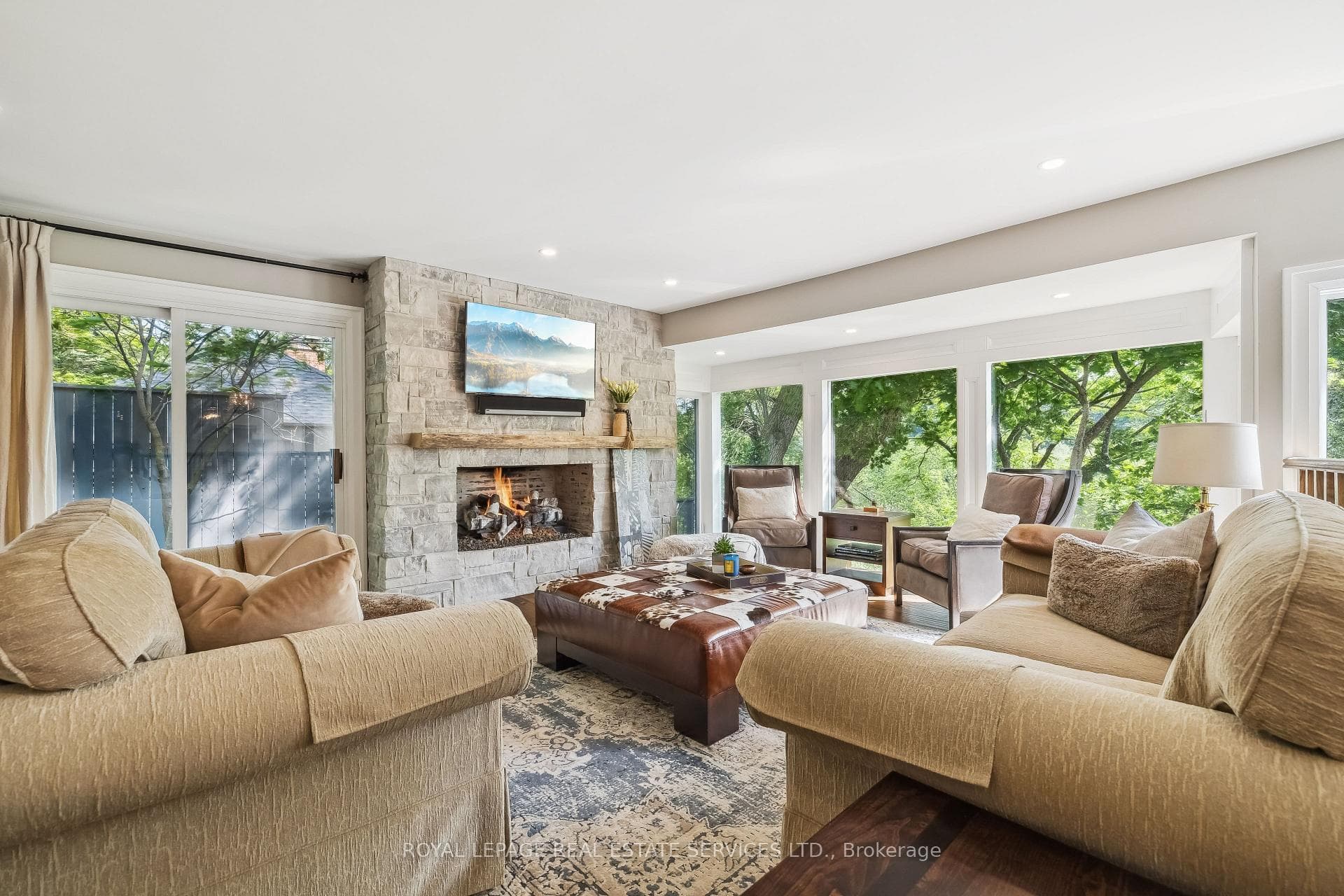 382 Trafalgar Road - Detached photo 8 of 50 in Oakville, Ontario