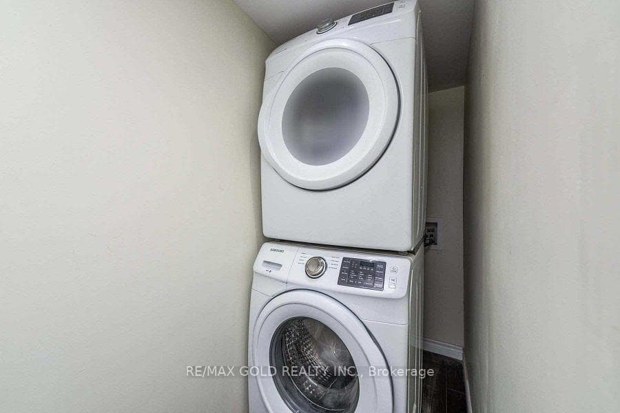 3430 Chipley Crescent - Semi-Detached photo 12 of 17 in Mississauga, Ontario