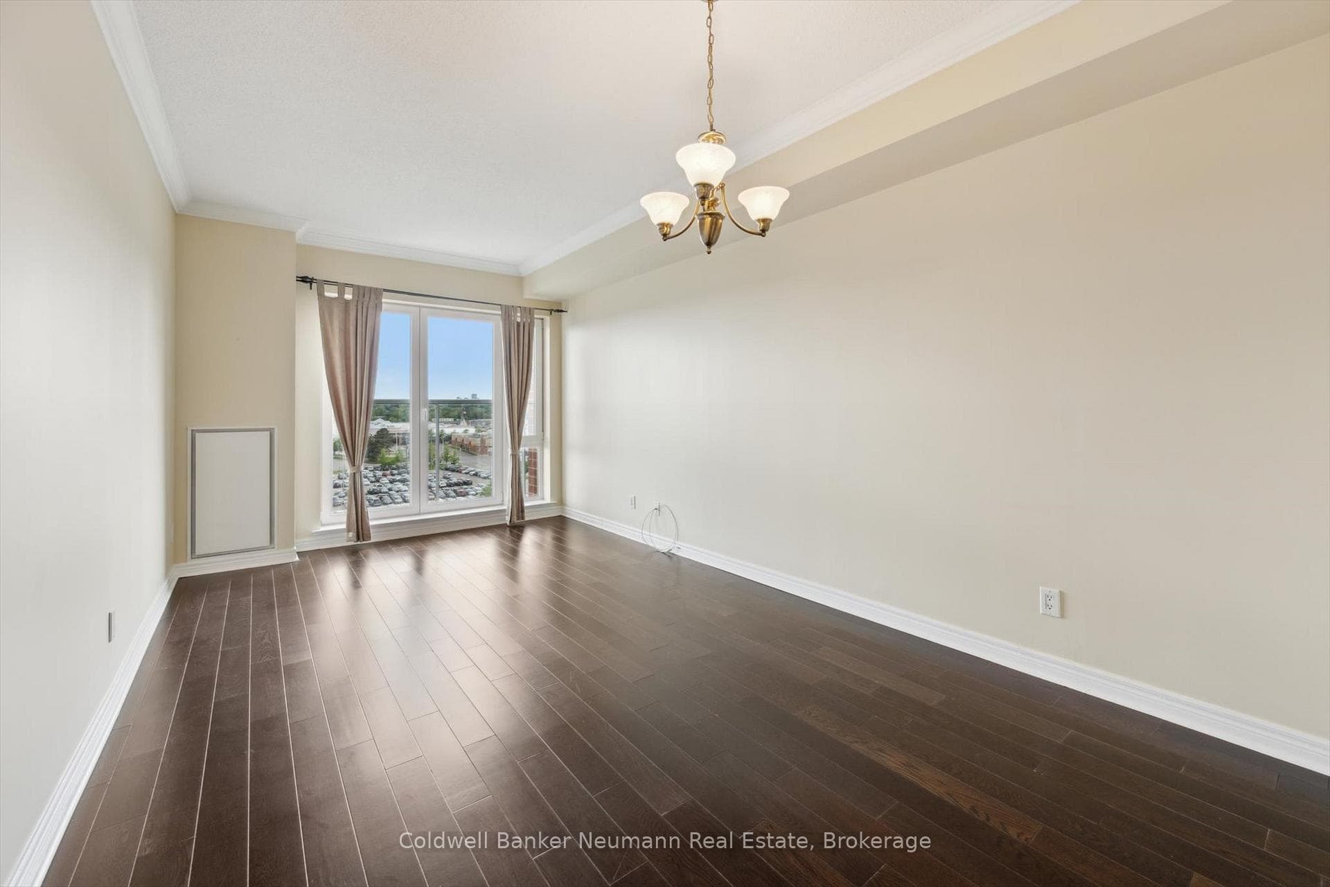40 Old Mill Road Unit 804 - Condo photo 9 of 31 in Oakville, Ontario