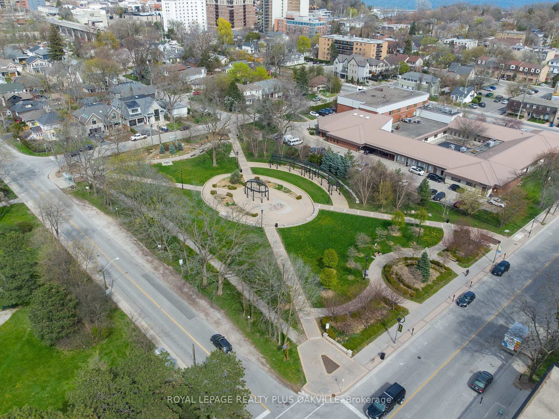 212 Kerr Street Unit 909 - Condo photo 13 of 33 in Oakville, Ontario