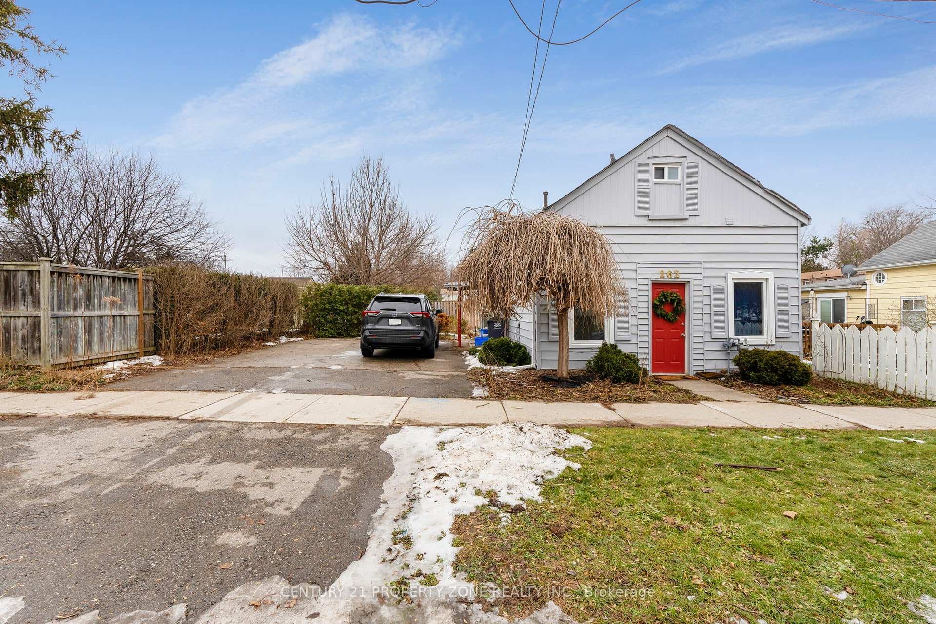 262 Pine Street - home for sale in Milton, Ontario