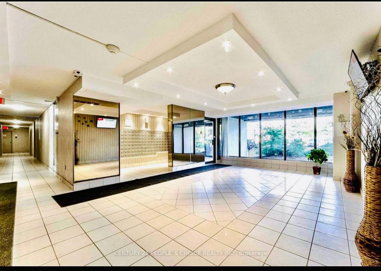 21 Knightsbridge Road Unit 1205 - Condo photo 2 of 12 in Brampton, Ontario