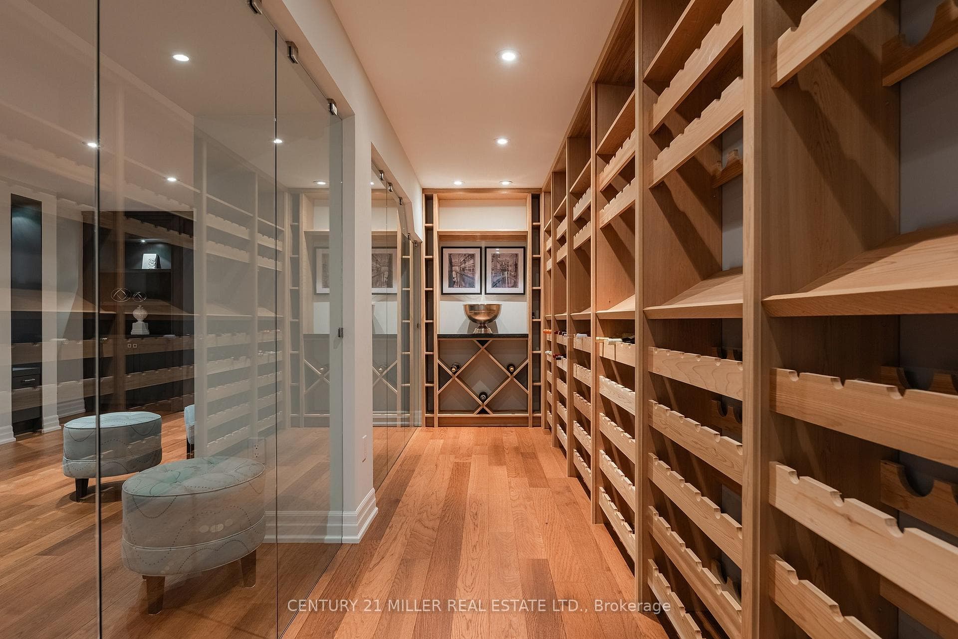 2201 Rochester Circle - Detached photo 32 of 47 in Oakville, Ontario