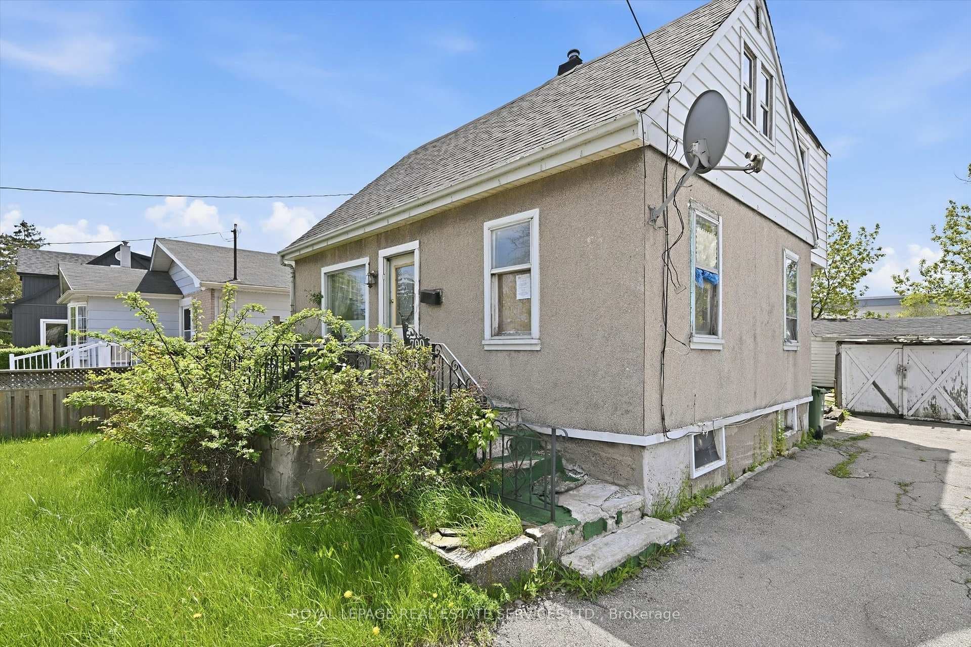 700 Rennie Street - Detached photo 5 of 9 in Hamilton, Ontario