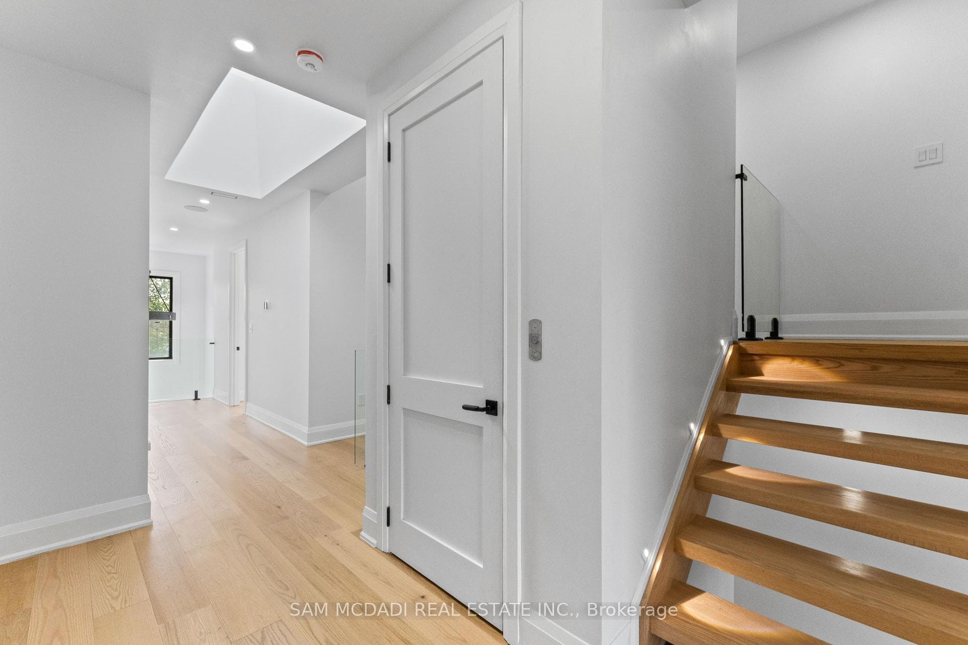 9 Earl Street - Detached photo 23 of 47 in Mississauga, Ontario
