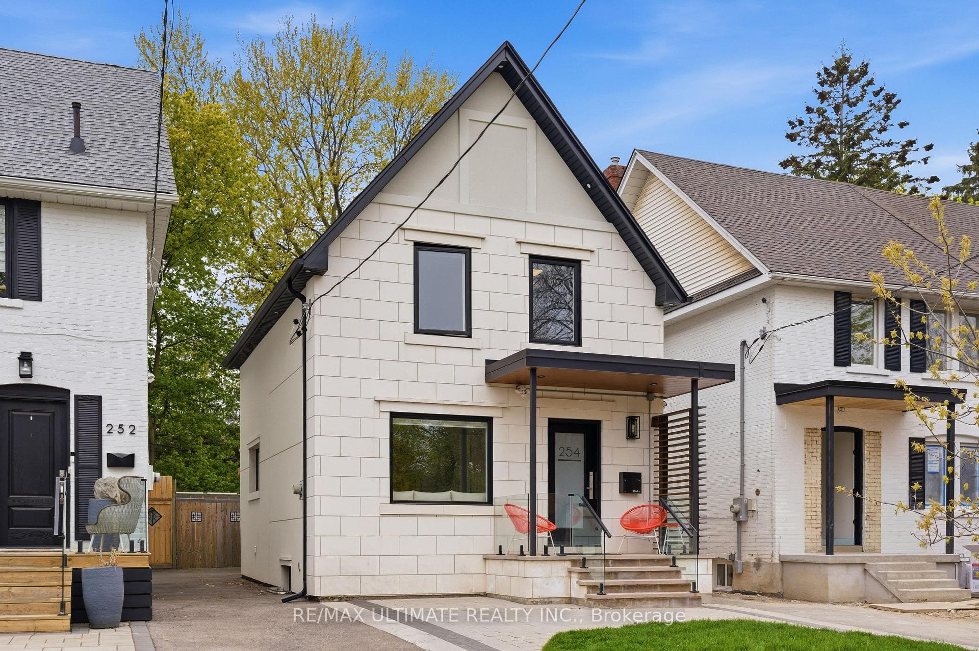 254 Airdrie Road - home for sale in Flemingdon Park / Don Mills, Ontario