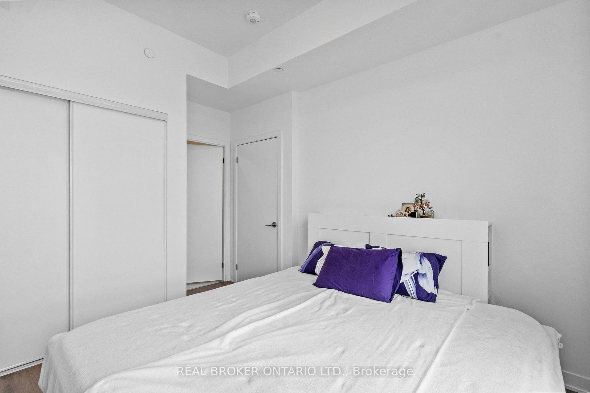 405 Dundast Street Unit 328 - Condo photo 31 of 33 in Oakville, Ontario