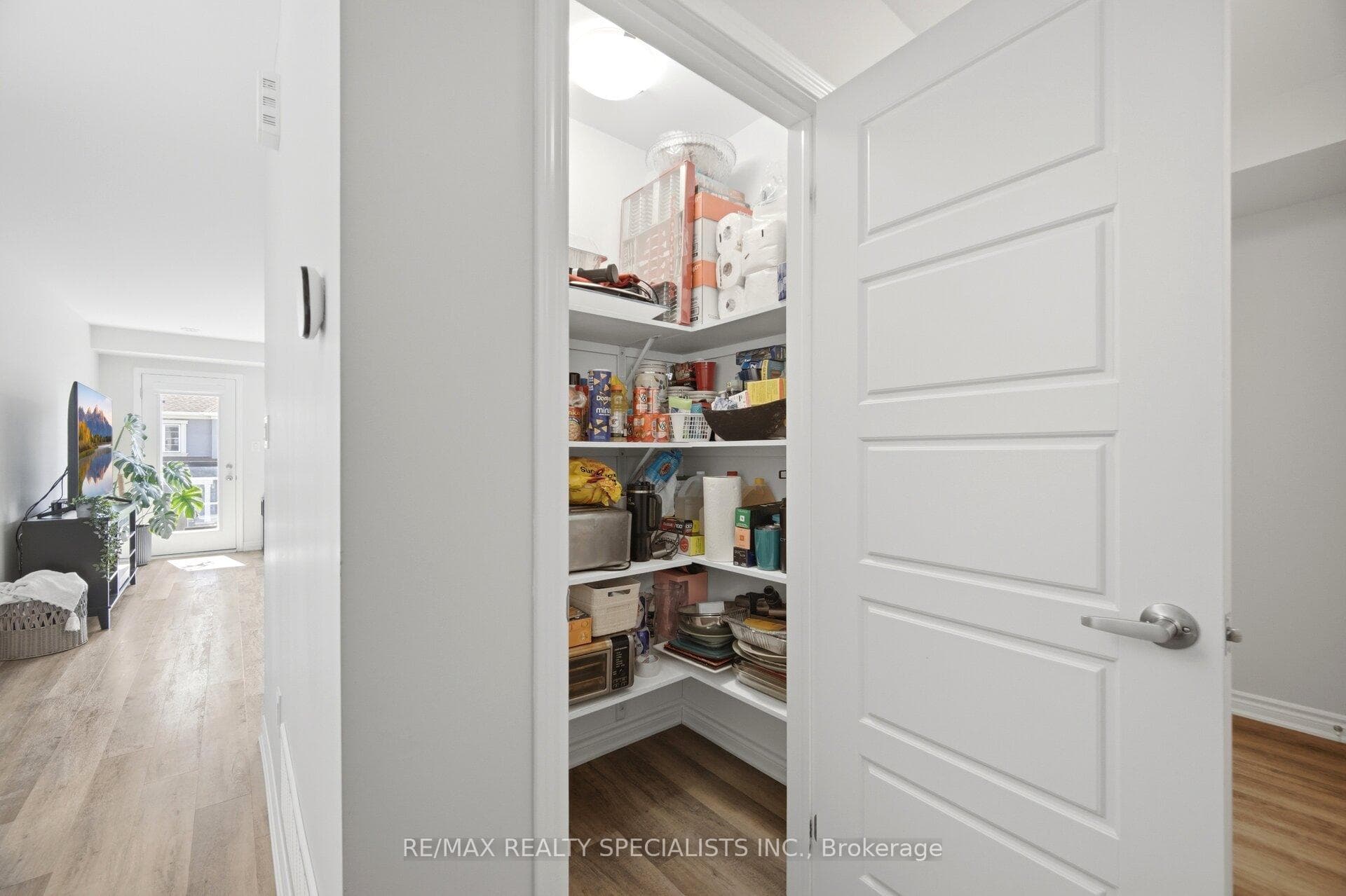 510 Bellflower Court - Townhouse photo 17 of 41 in Milton, Ontario