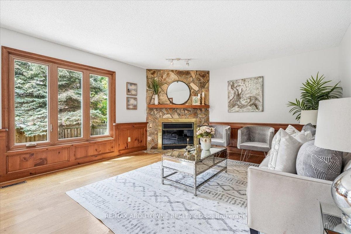 2055 Blacksmith Lane - Detached photo 14 of 49 in Oakville, Ontario